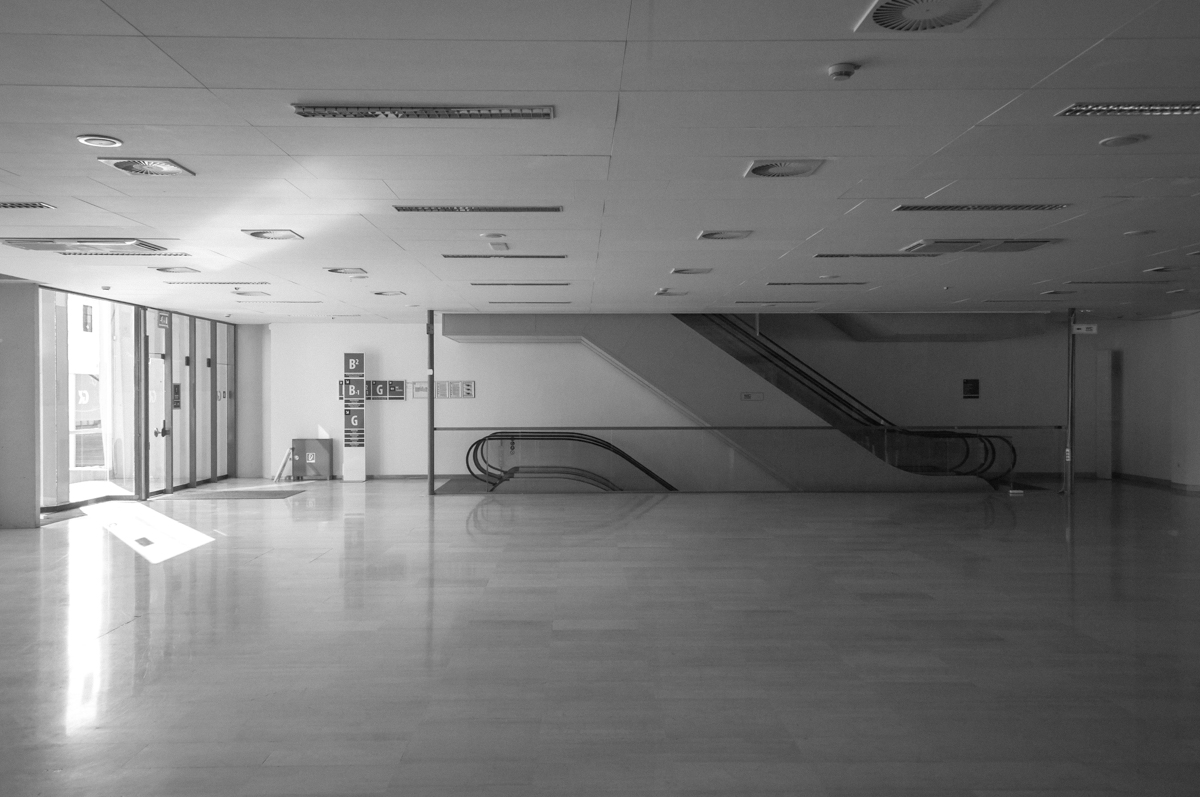 Gospodarsko razstavi&scaron;če, hala B2, Ljubljana / 1980, Milan Mihelič