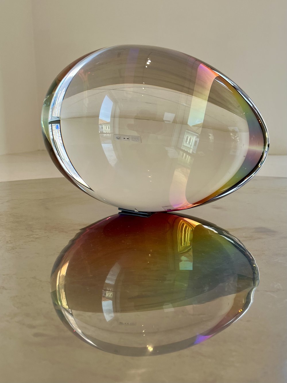 Václav Cigler; Vejce 2/6, Optické sklo, 2021, Foto: Galerie Závodný