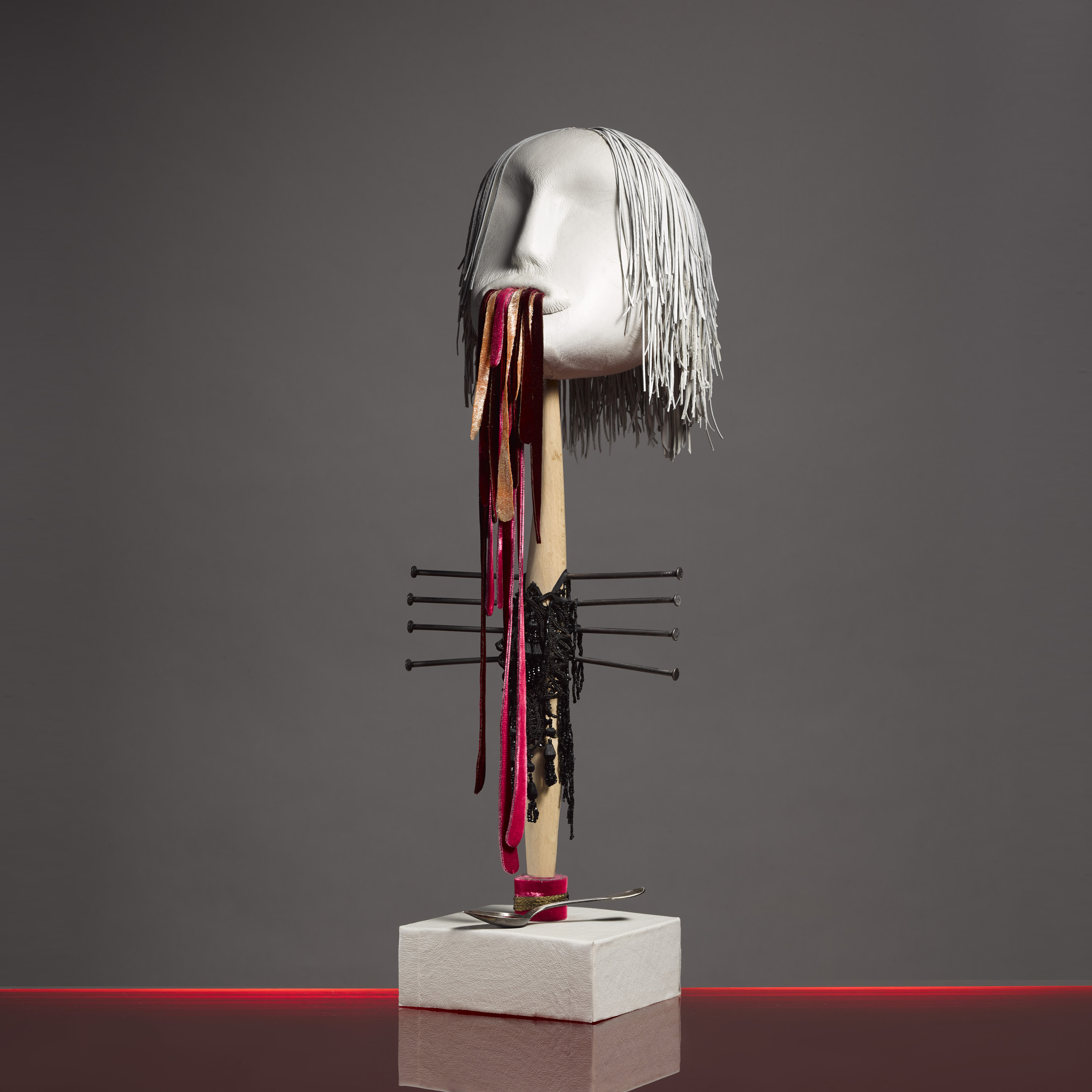 Fétiche blanc et marmelade 64 x 22 x 20