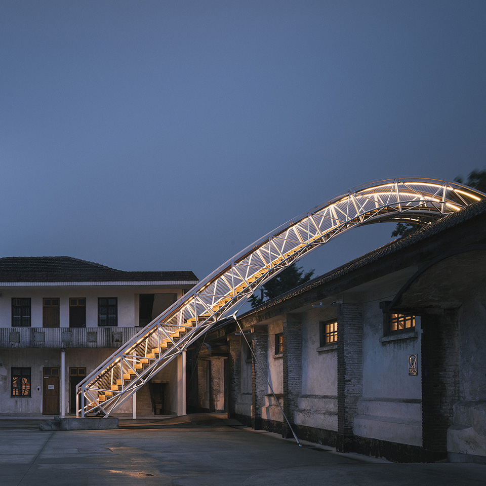 无用之用：乌镇北栅粮仓项目双曲线桥 the Useless Use:Hyperbola Bridge of Granaries in North Zone of Wuzhen 