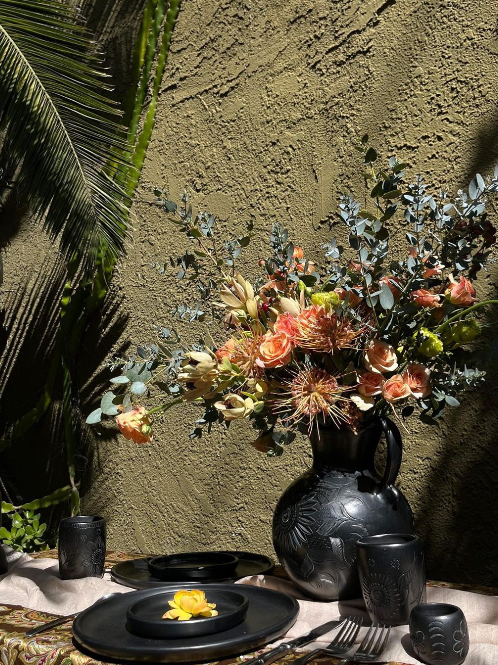 Barro Negro plates, cups and jugs by Yeaj Yalhalhj