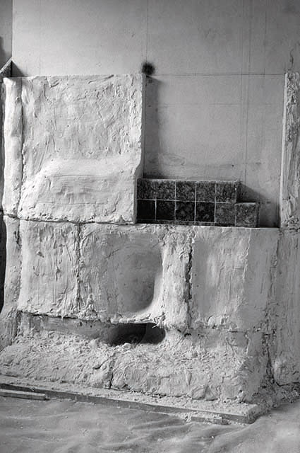 Rachel Whiteread, Ghost in process at 486 Archway Road, casting of the fireplace, 1990. 