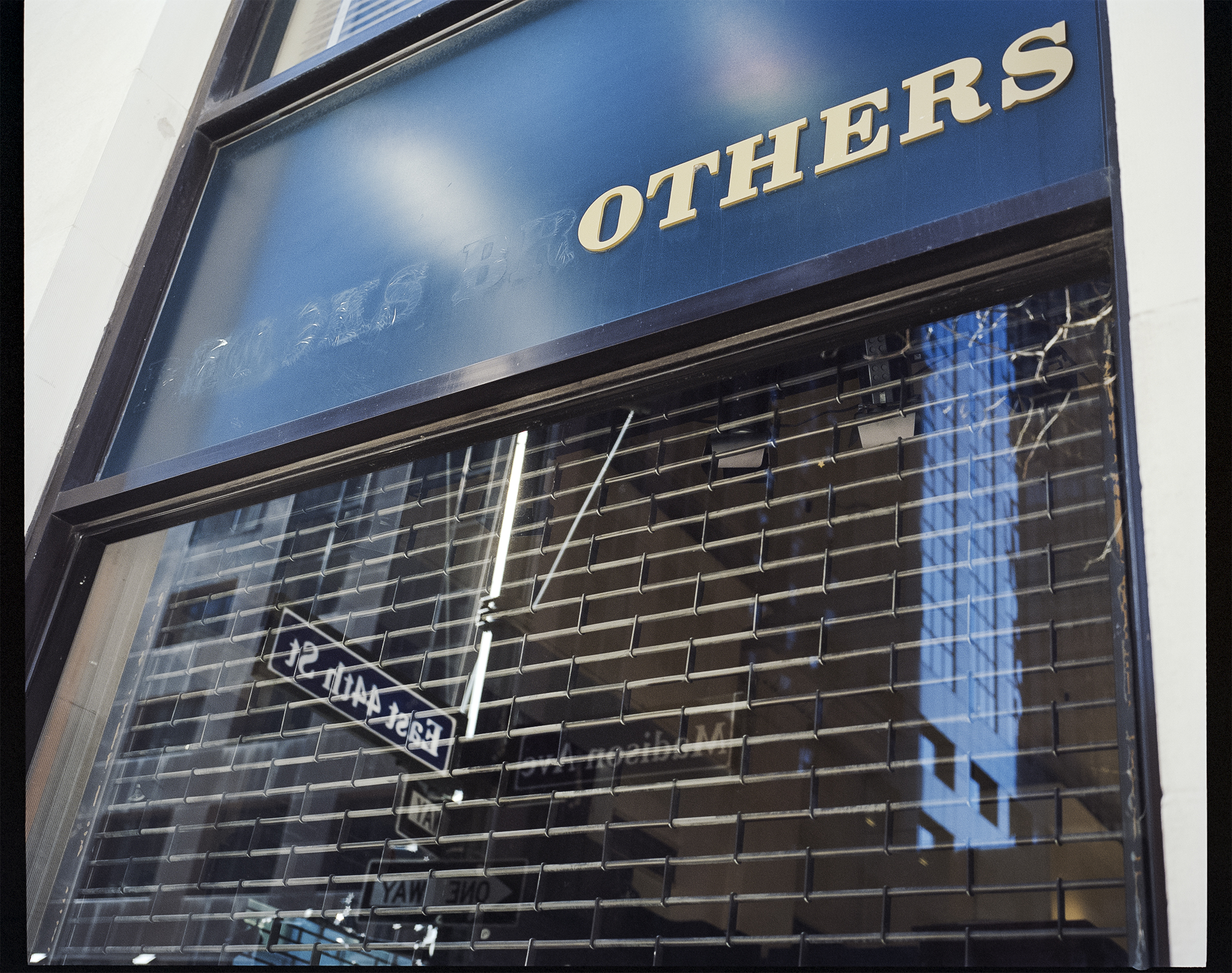 Brooks Brothers Madison Avenue, Upper East Side. Manhattan, New York, USA, 2021.