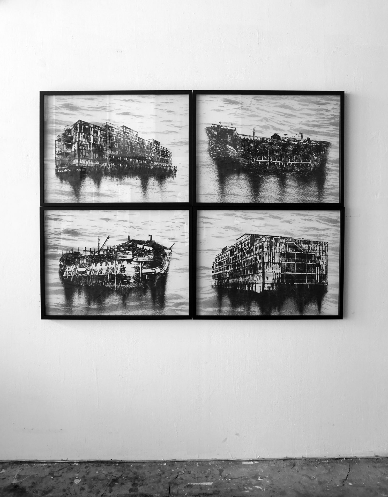 Galerie Maubert, Nicolas Daubanes, Prison ship, 2020, Dessins à la poudre de fer aimantée et incrustation d’acier incandescent sur verre , 4 cadres 60 x 80 cm, courtesy Galerie Maubert