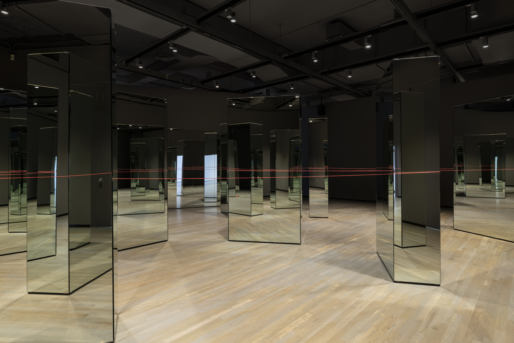 Installation view: Carmen Papalia, Red String (2015-ongoing), courtesy the artist. Walter Phillips Gallery, Banff Centre for Arts and Creativity. Photo by: Jessica Wittman.