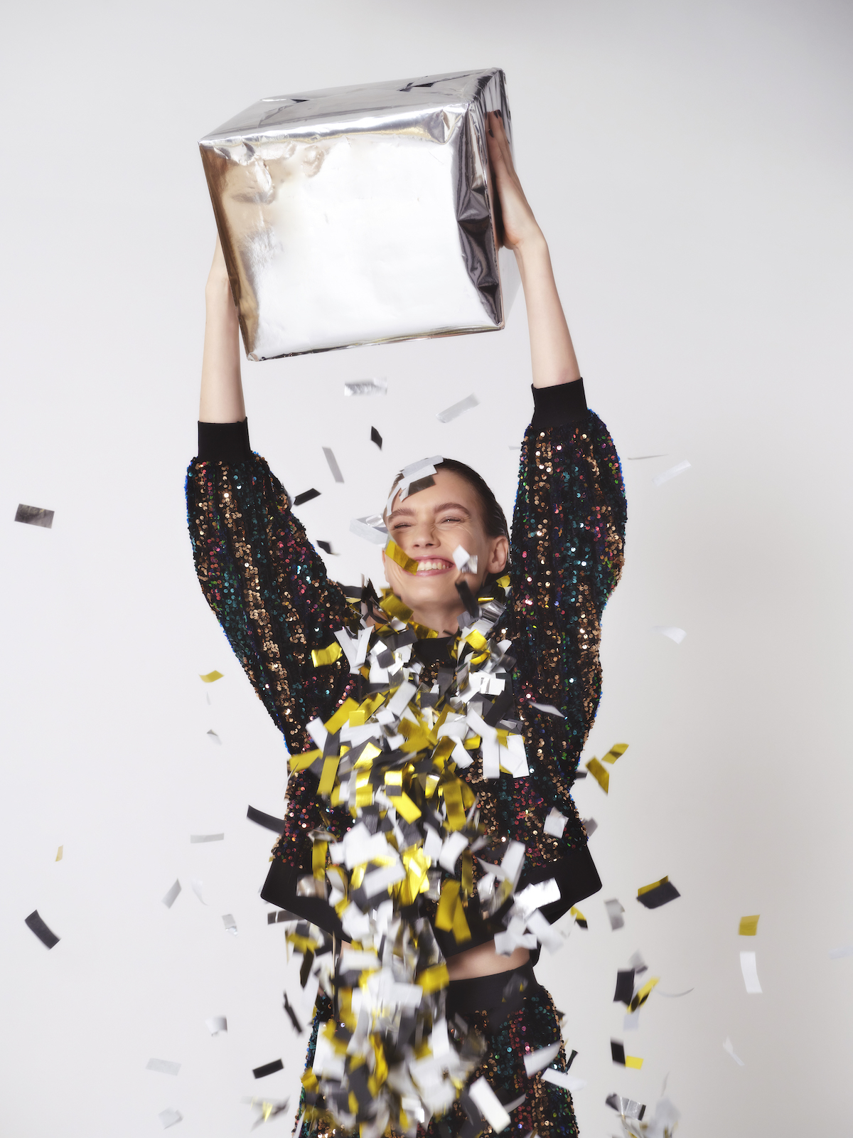 ⬈ Arnotts Christmas 2023 'Gift Joy'