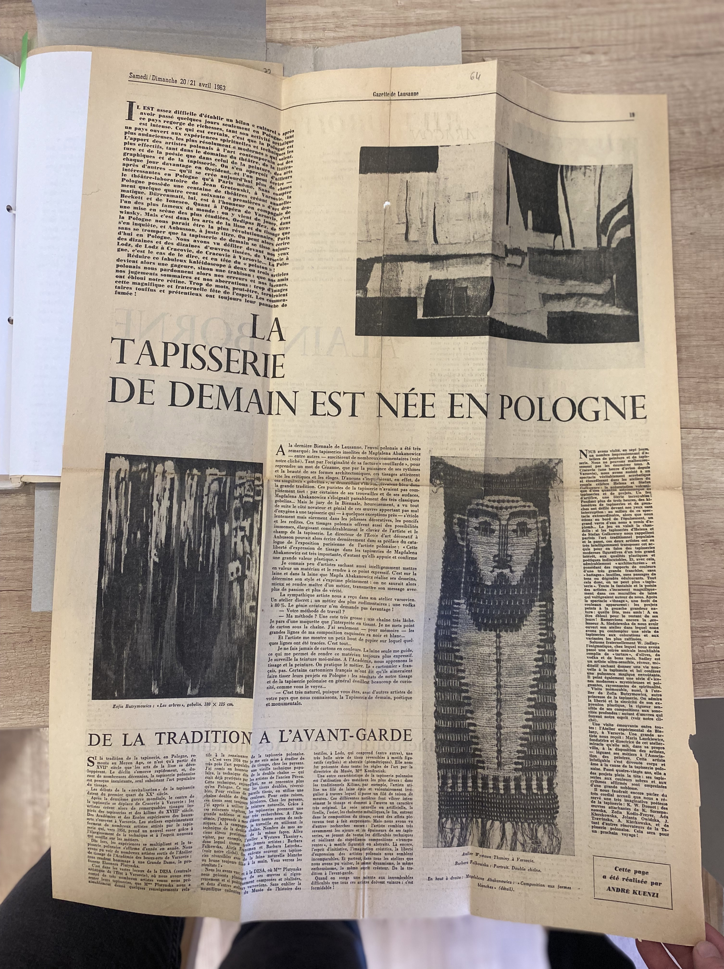 The French fall in love with Polish weavings! And contemporary textile art is born