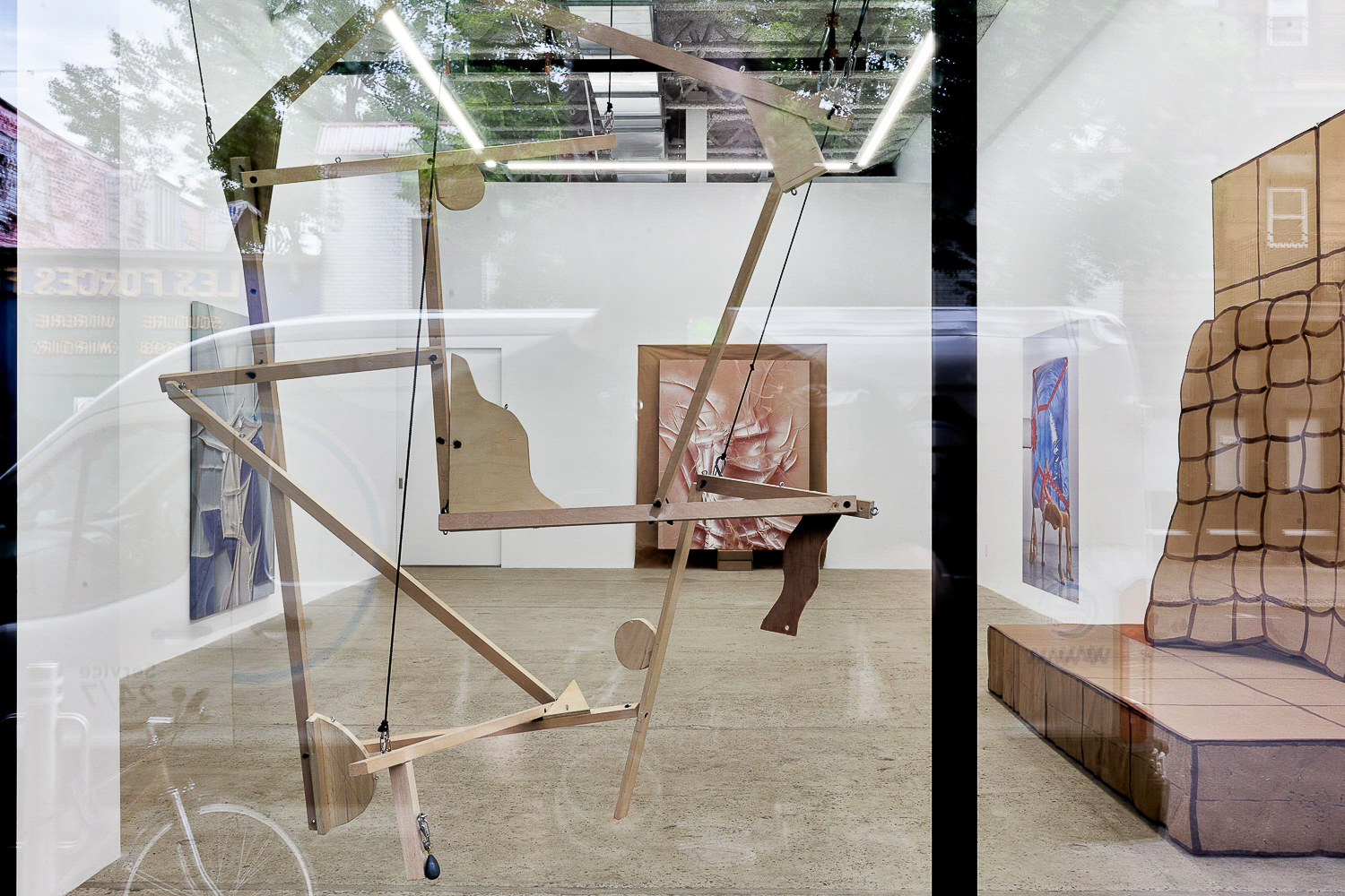 Anthony Burnham. Exposition pour Marionnette en 3 actes, Galerie Eli Kerr. Photo : Anthony Burnham.