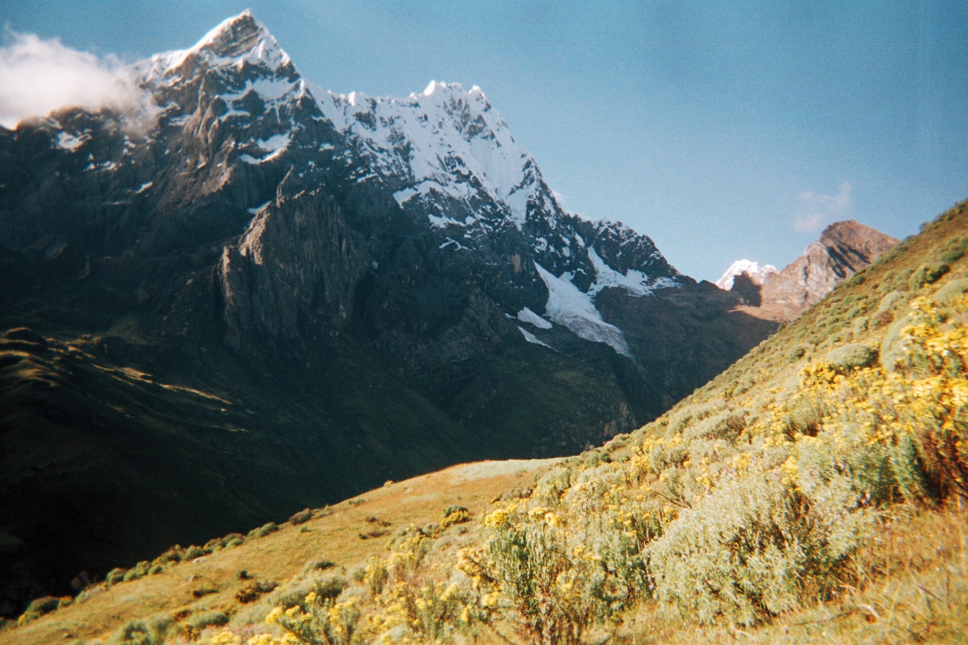 trekking Huayhuash in April - travel journal