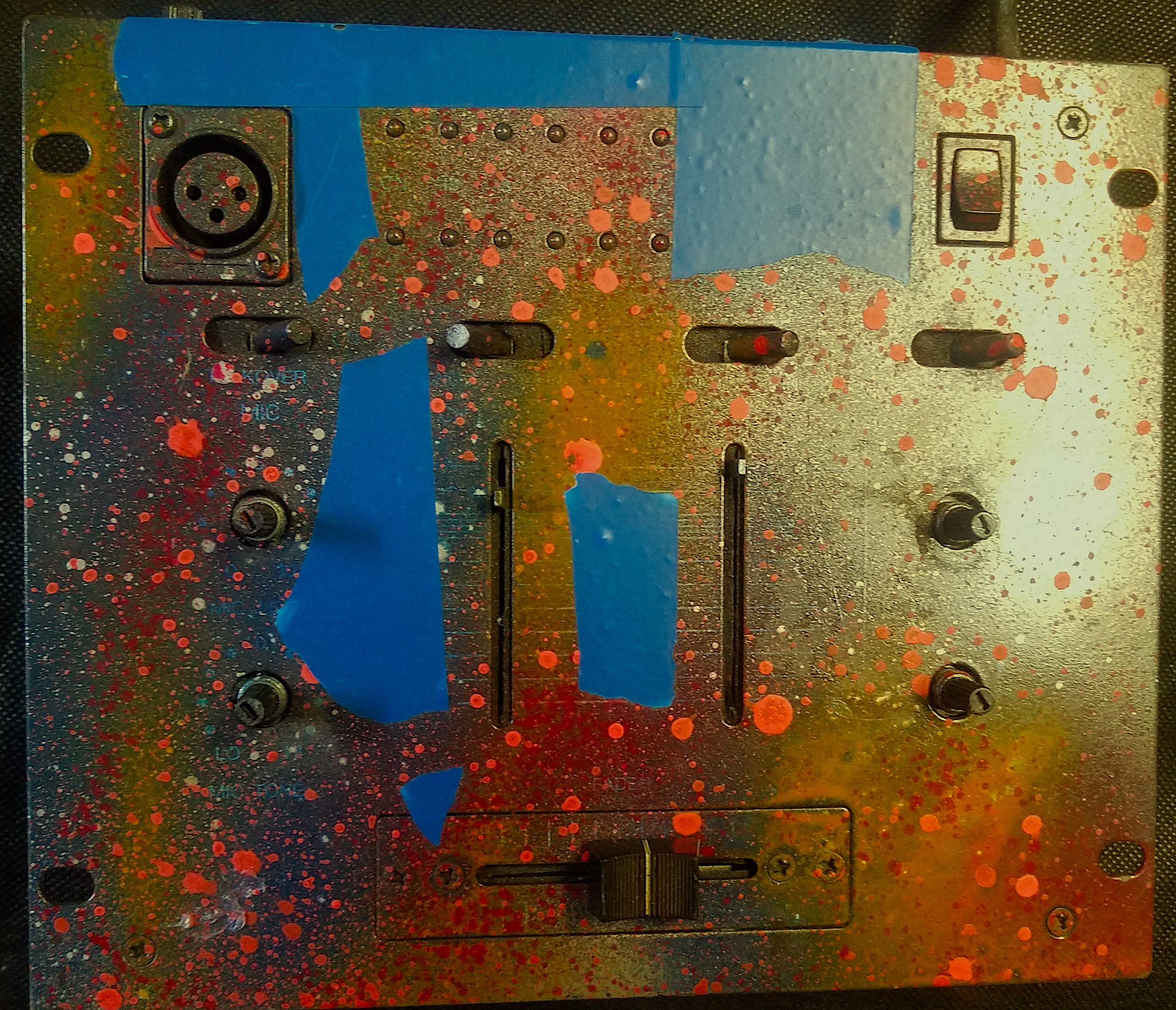 SIMPLe dj mixer feedback-wired given to me by Bjorn from black dice end of tour 2003 simple and effective 