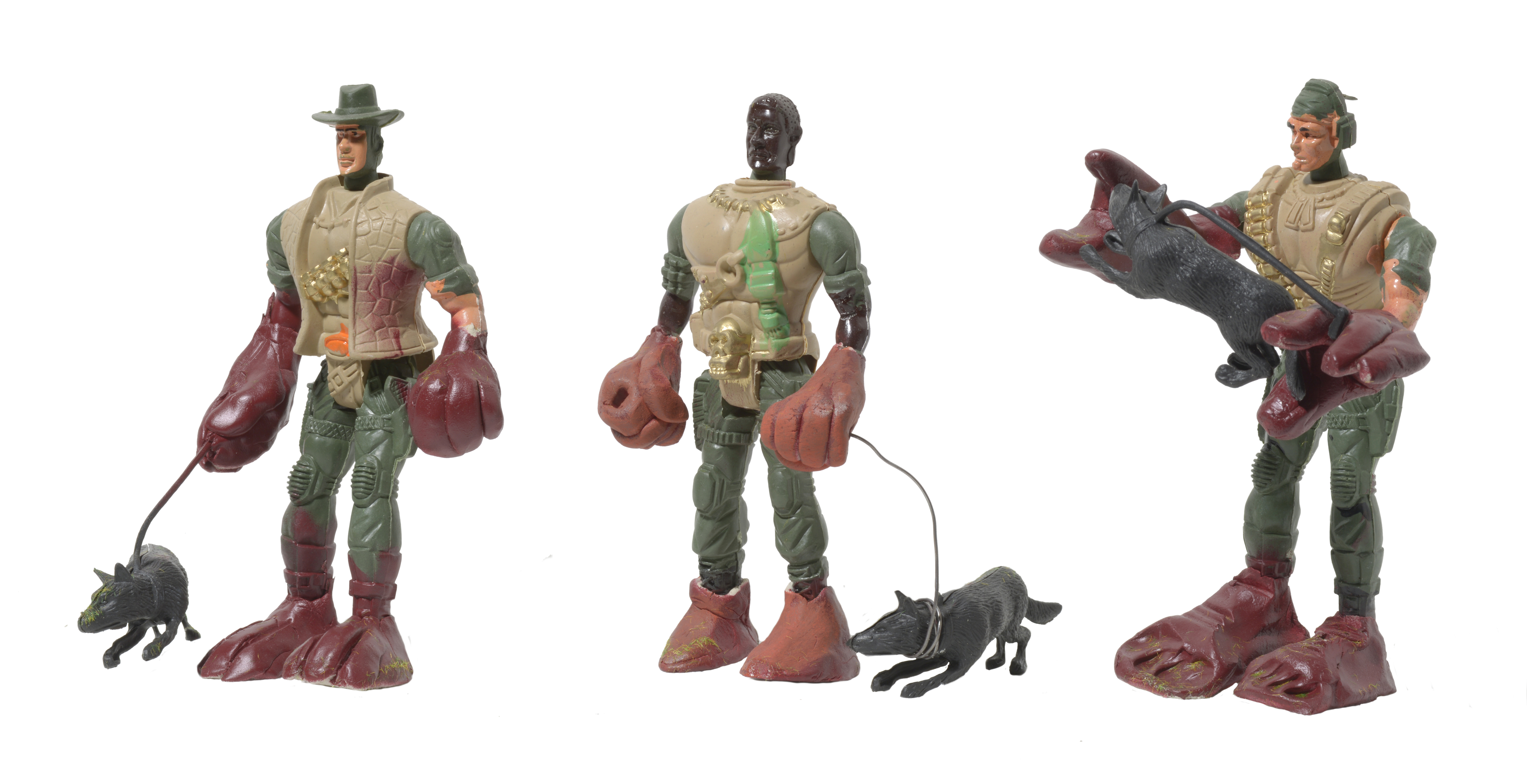 I toys adorano la nuova Txakurra #6mixed media, 16x37x8cm, 2016 · info