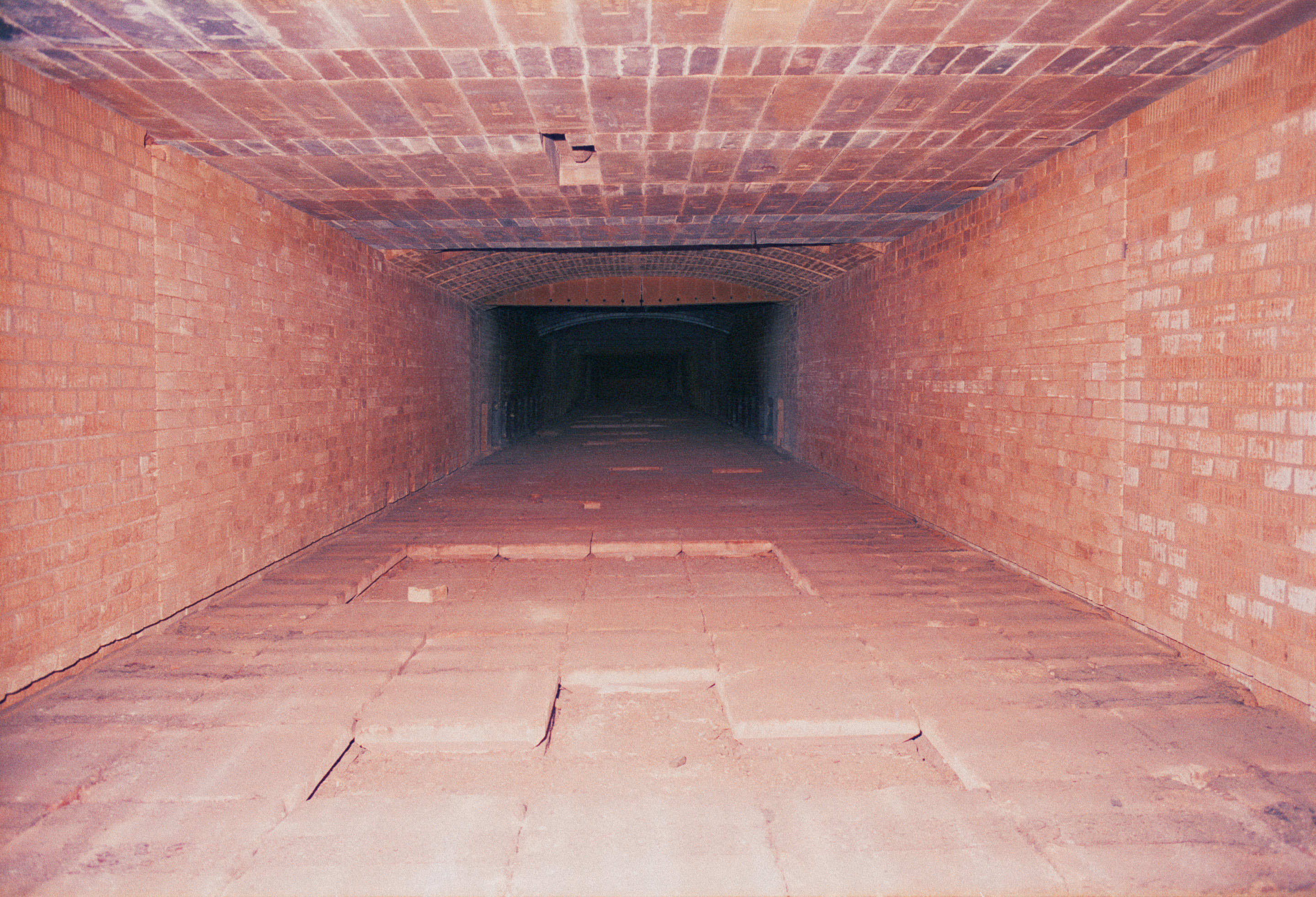 Fabrik Tunnel