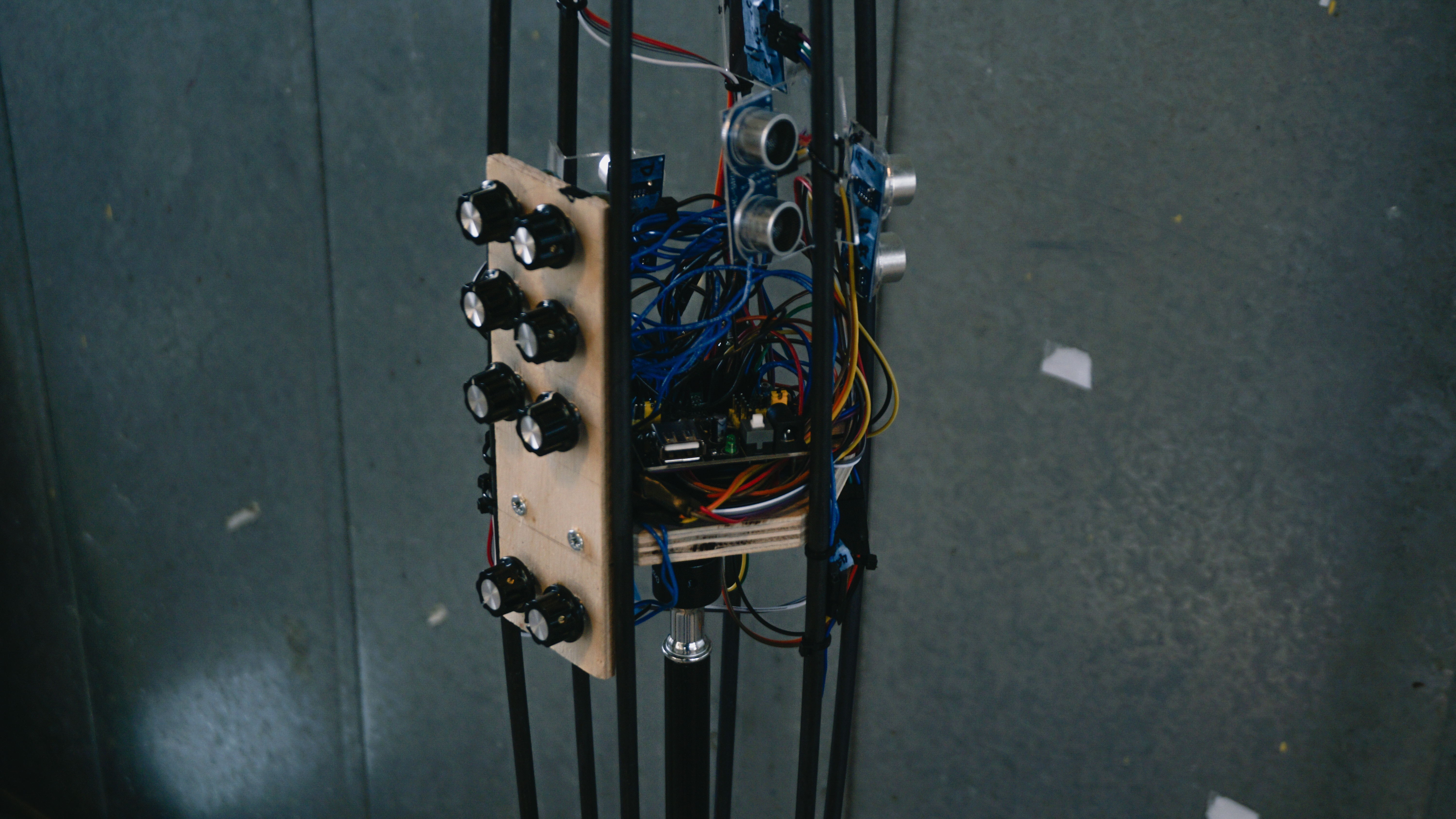 ↑　2024_ "Room-Specific Instrument" exploring the concept of the belonging.☺︎☹︎ 