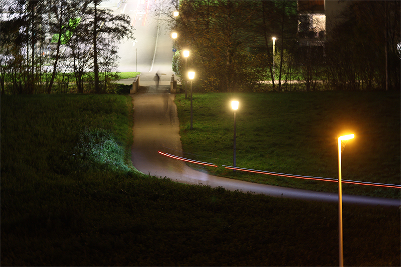 FREMDE IM RHYTHMUS DES ALLTAGS  von Christopher Wetton