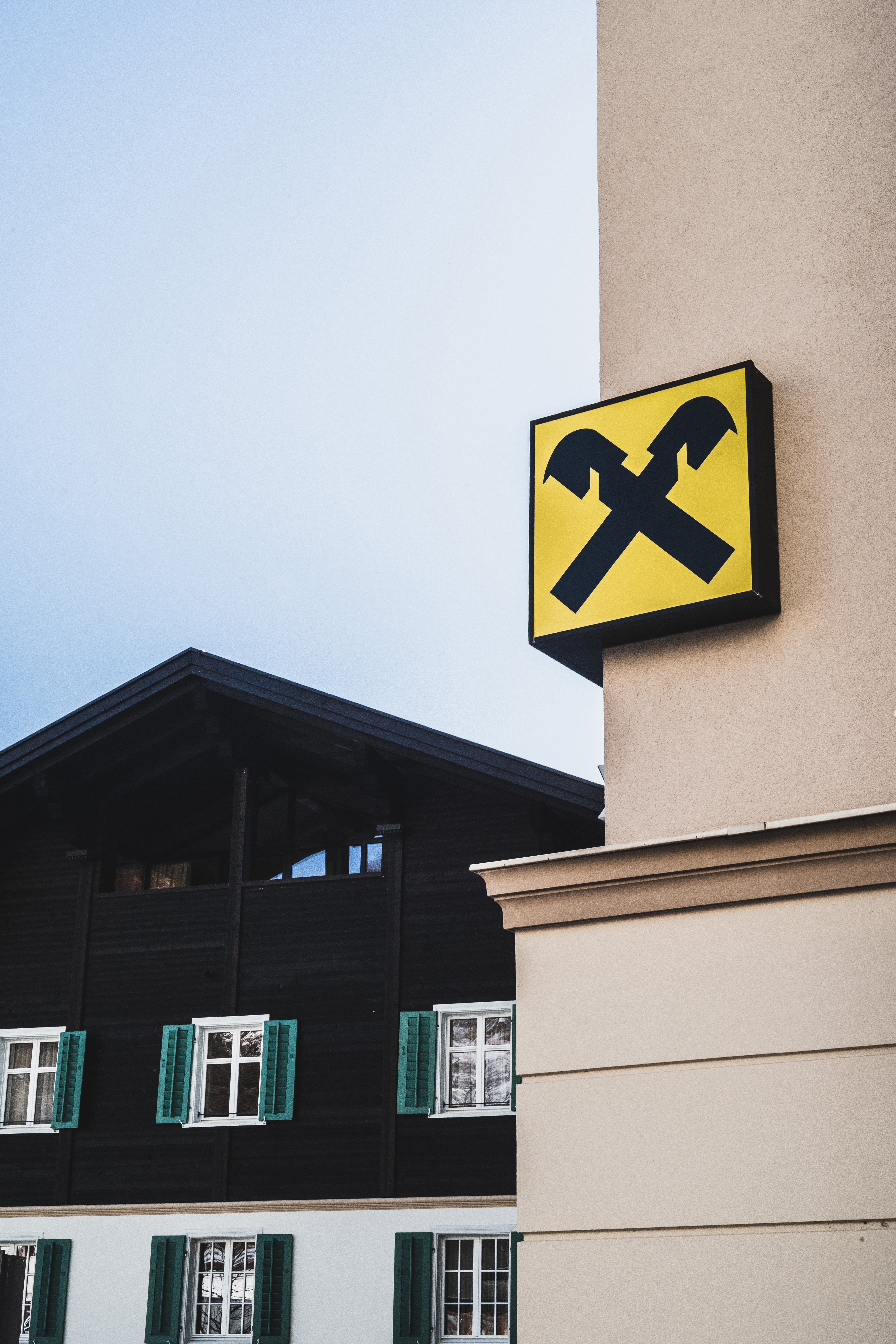 UMBAU MÜNSTERHUS DURCH RAIFFEISENBANK ︎︎︎