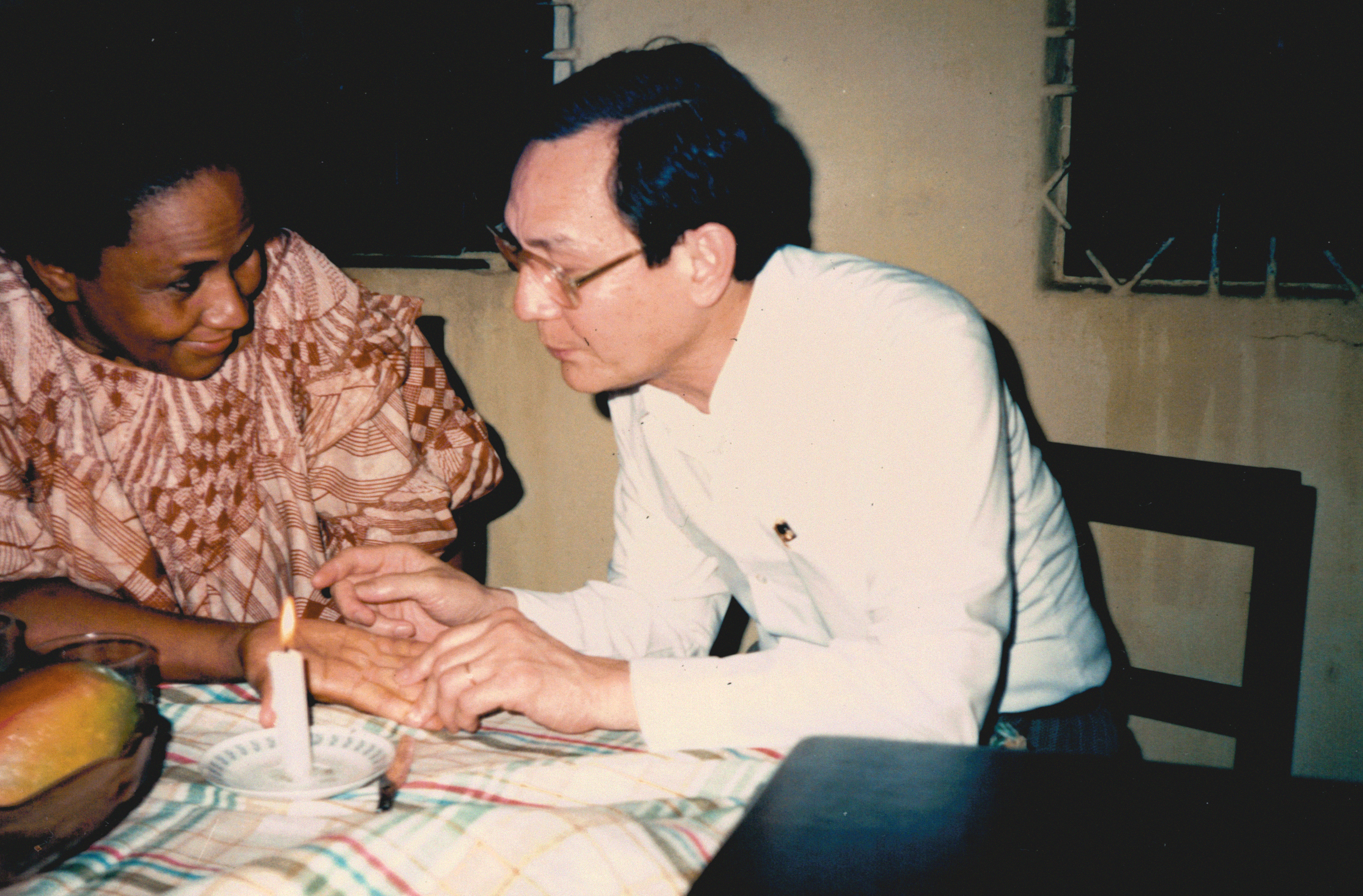 00564 Palm reading 1983