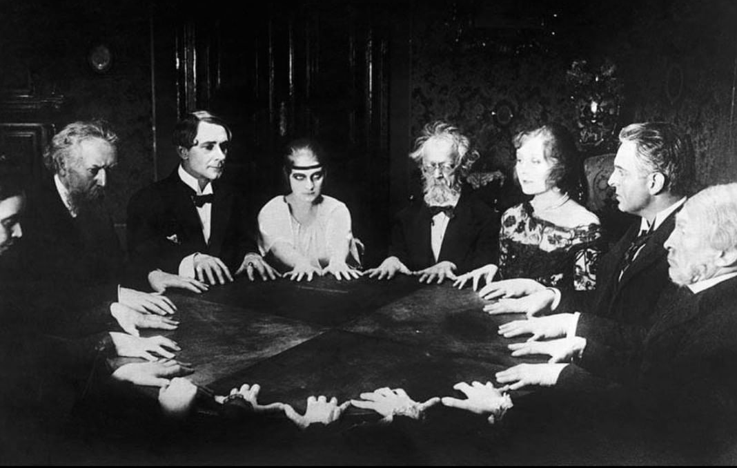 A séance in the Victorian era
