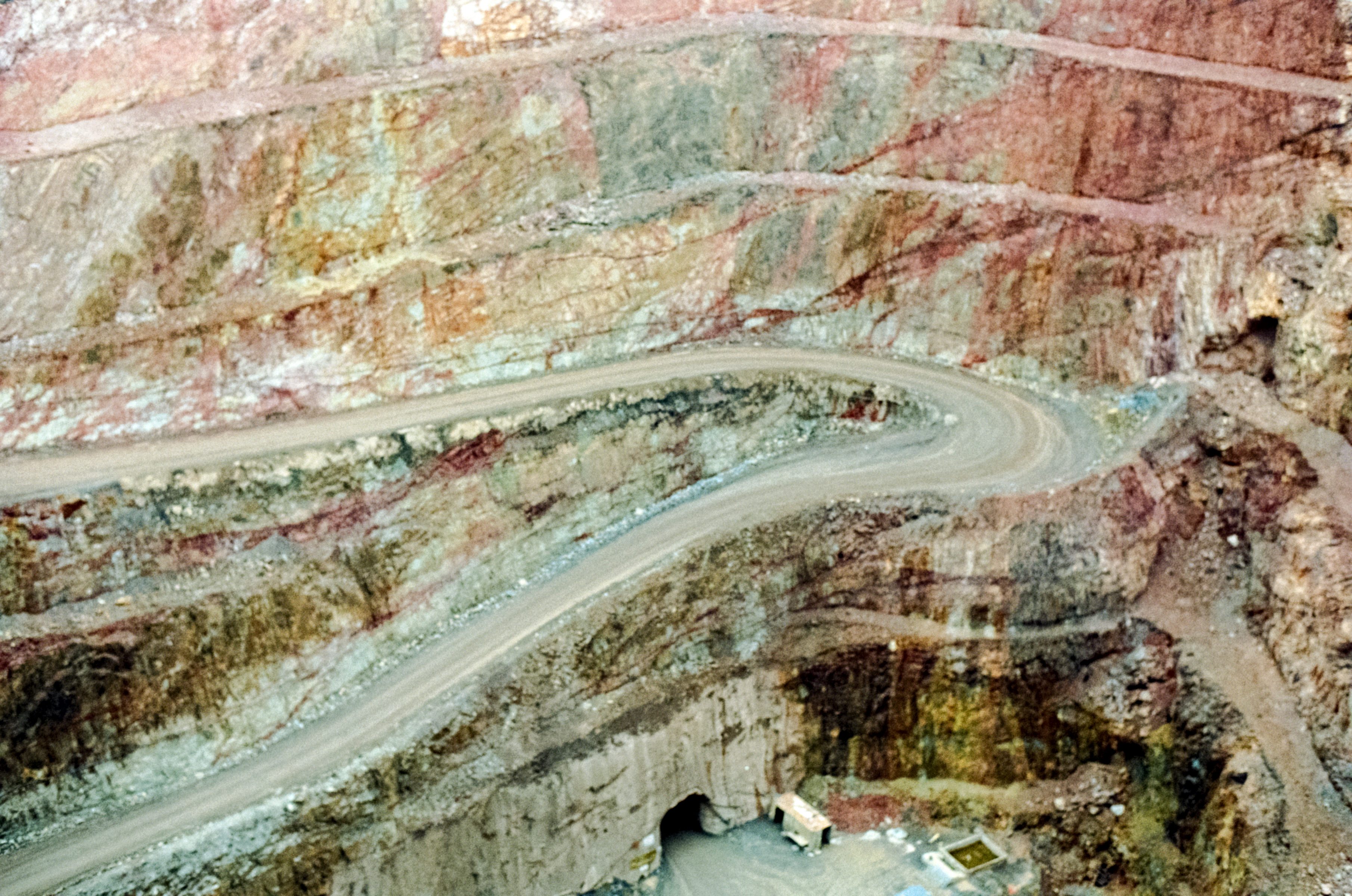 Fort Bourke Hill Lookout, Peak Gold Mines, Wongaibon Country. Photograph by D'Arcy Newberry-Dupé, 2021.