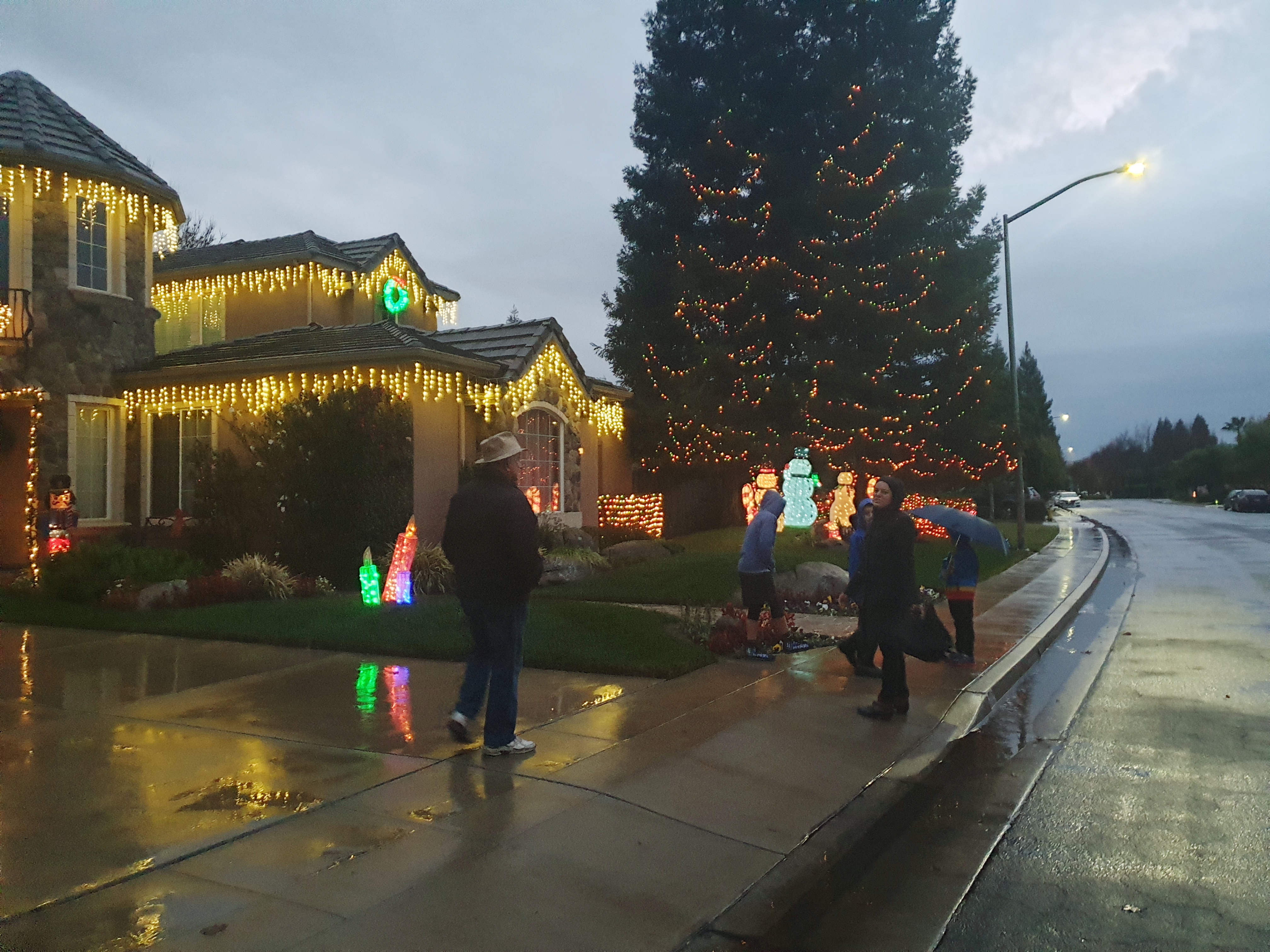 Singing carols in Clovis, California (Photo: Blake Morris)