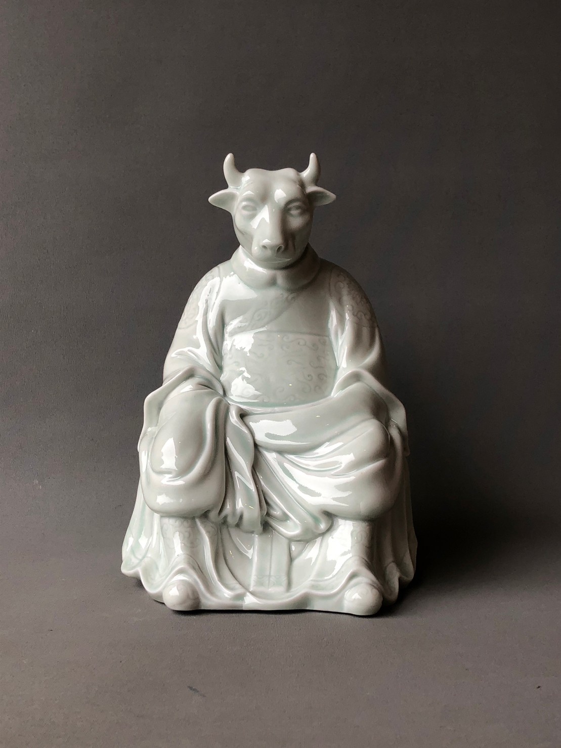 太歲星 - 牛 Tai Sui - Ox, 瓷土、釉料 Porcelain clay with Glaze, 20 X 20 X 30 cm, Edition : 6