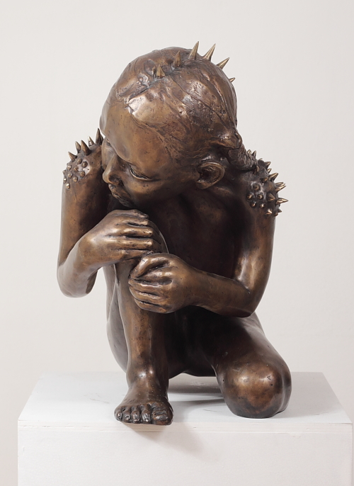 spiky girl,  2010, bronze, 40x35x25cm