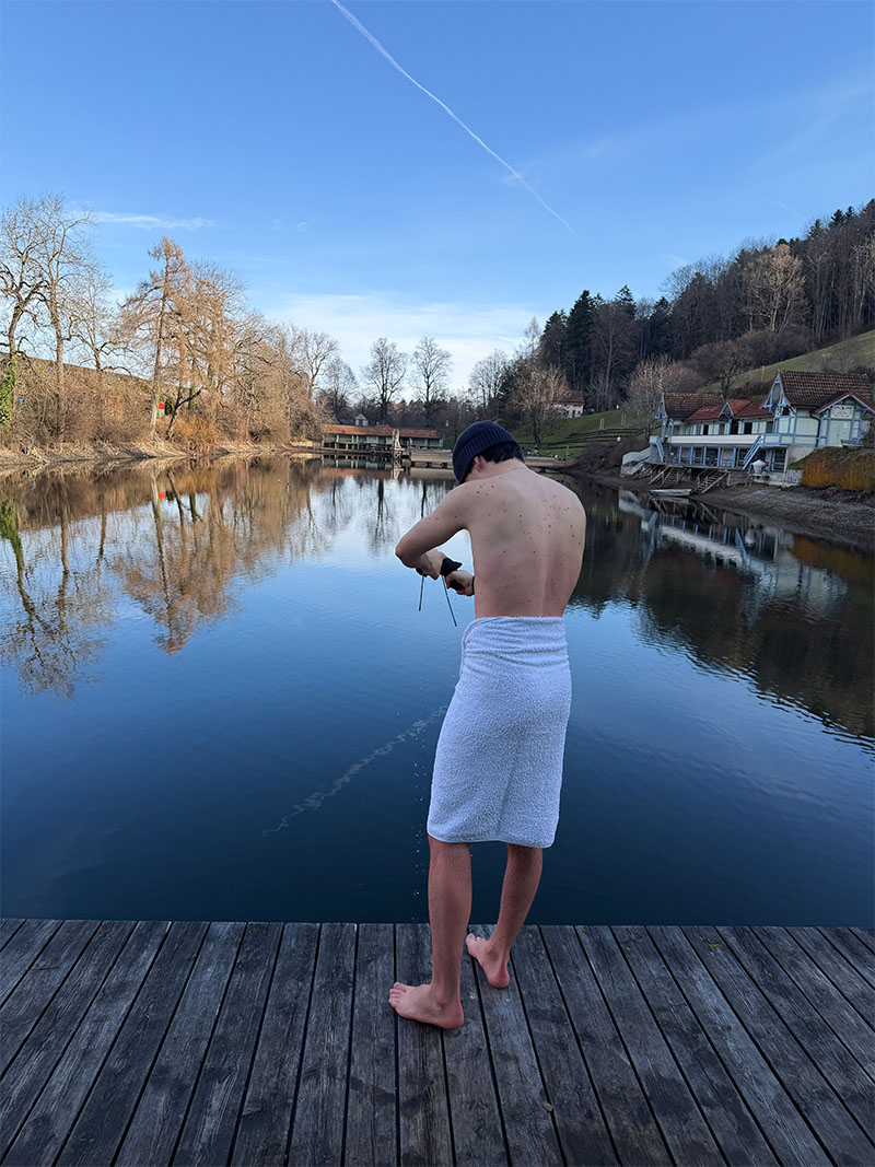 Teil der Routine: Badehose auswinden