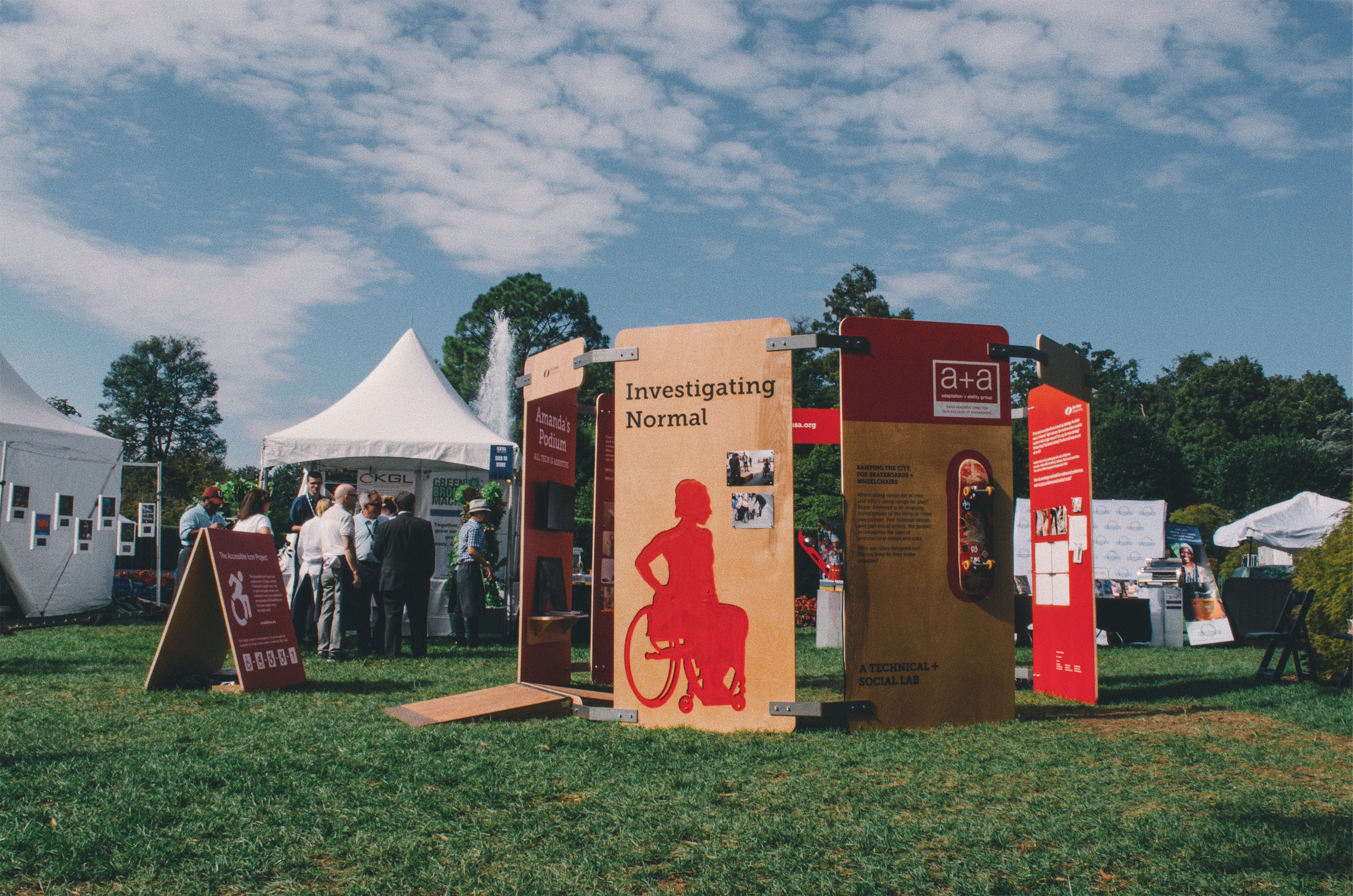 The booth could be entered from three openings and featured contents both inside and out.