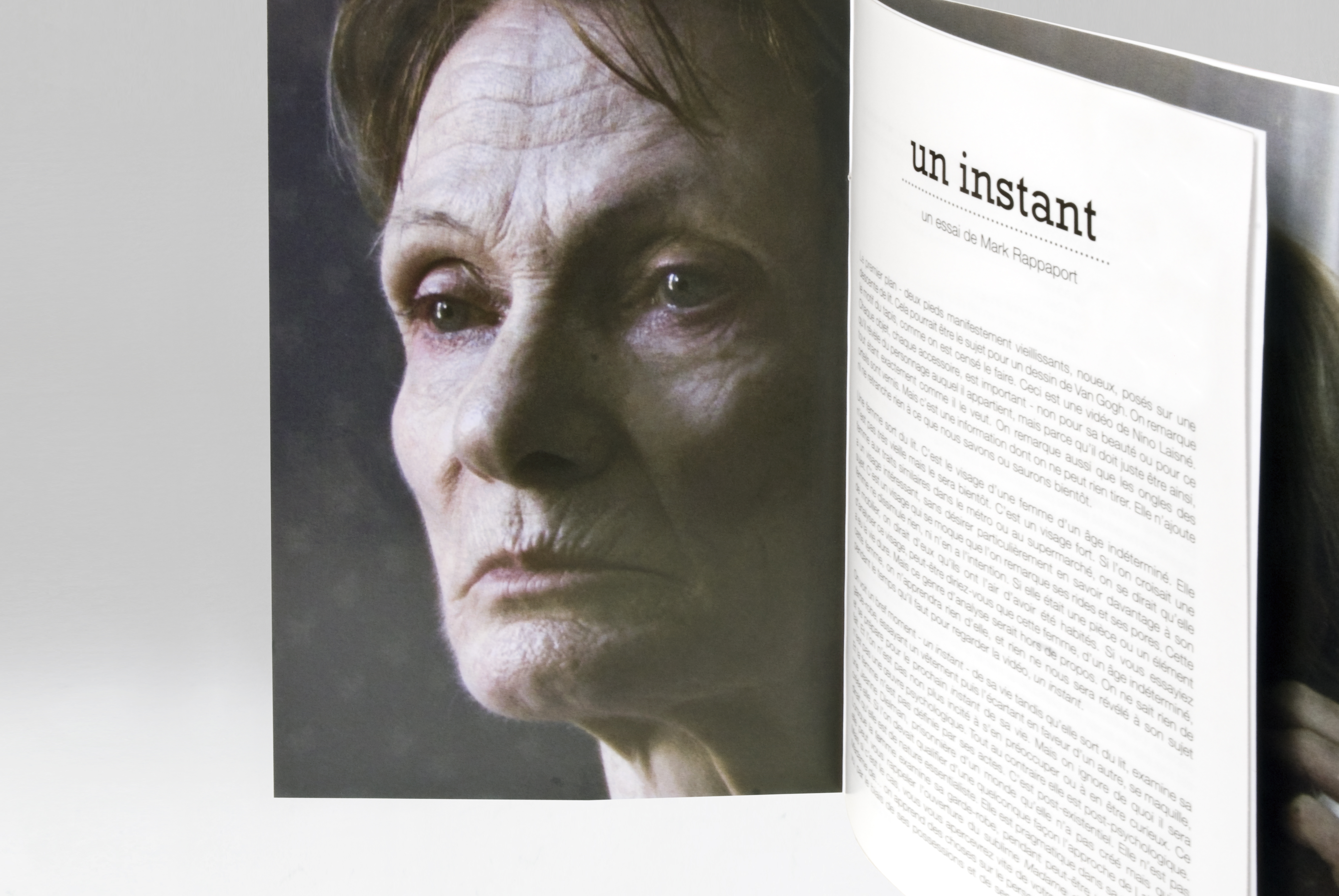 Un instant [DVD] / dvd + livret 16 pages / 1100 ex / édition Pollen, CRARC Aquitaine, Chambre 415 / 2013