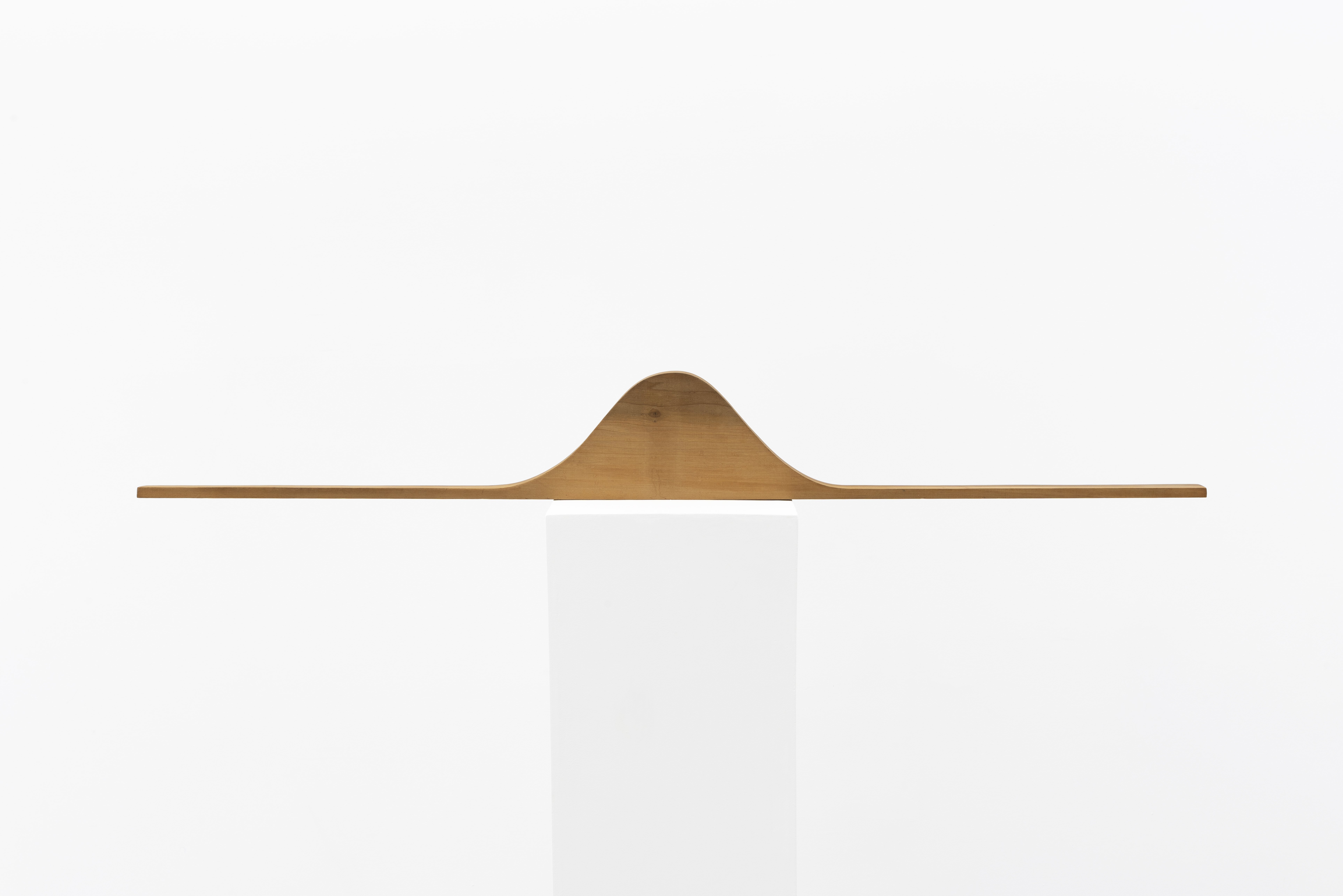 Shango, 1980-81, Nut wood, 6 1/4 x 53 x 1 3/4 in. (16 x 134.5 x 4.3 cm.)