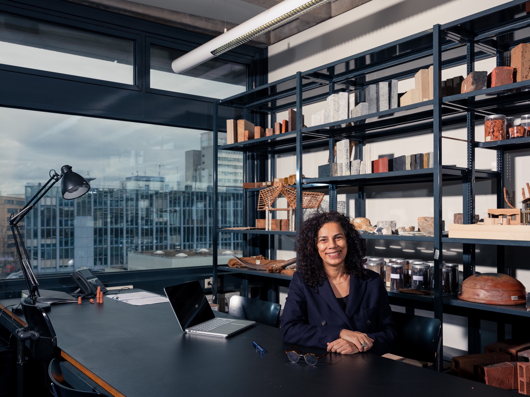 Professor Dr. Anupama Kundoo, Leiterin des Fachgebiets „Making Matters. Architektur und Entwurfsmethoden“, Fakultät VI Planen Bauen Umwelt