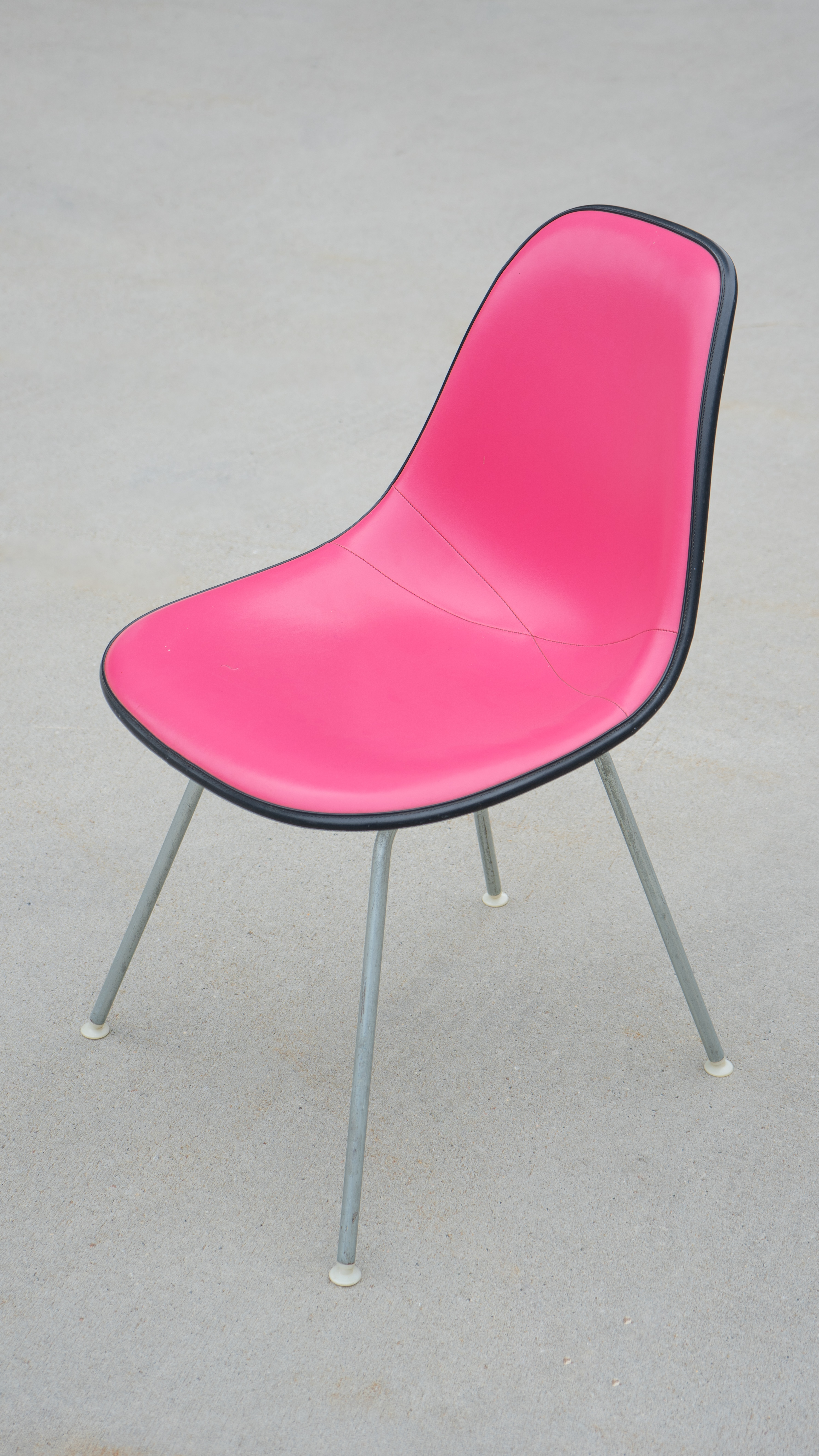 EAMES - Jessie16さん専用 Eames Side Shell Chair Pink Fiberglass Side Shell | Eames Institute
