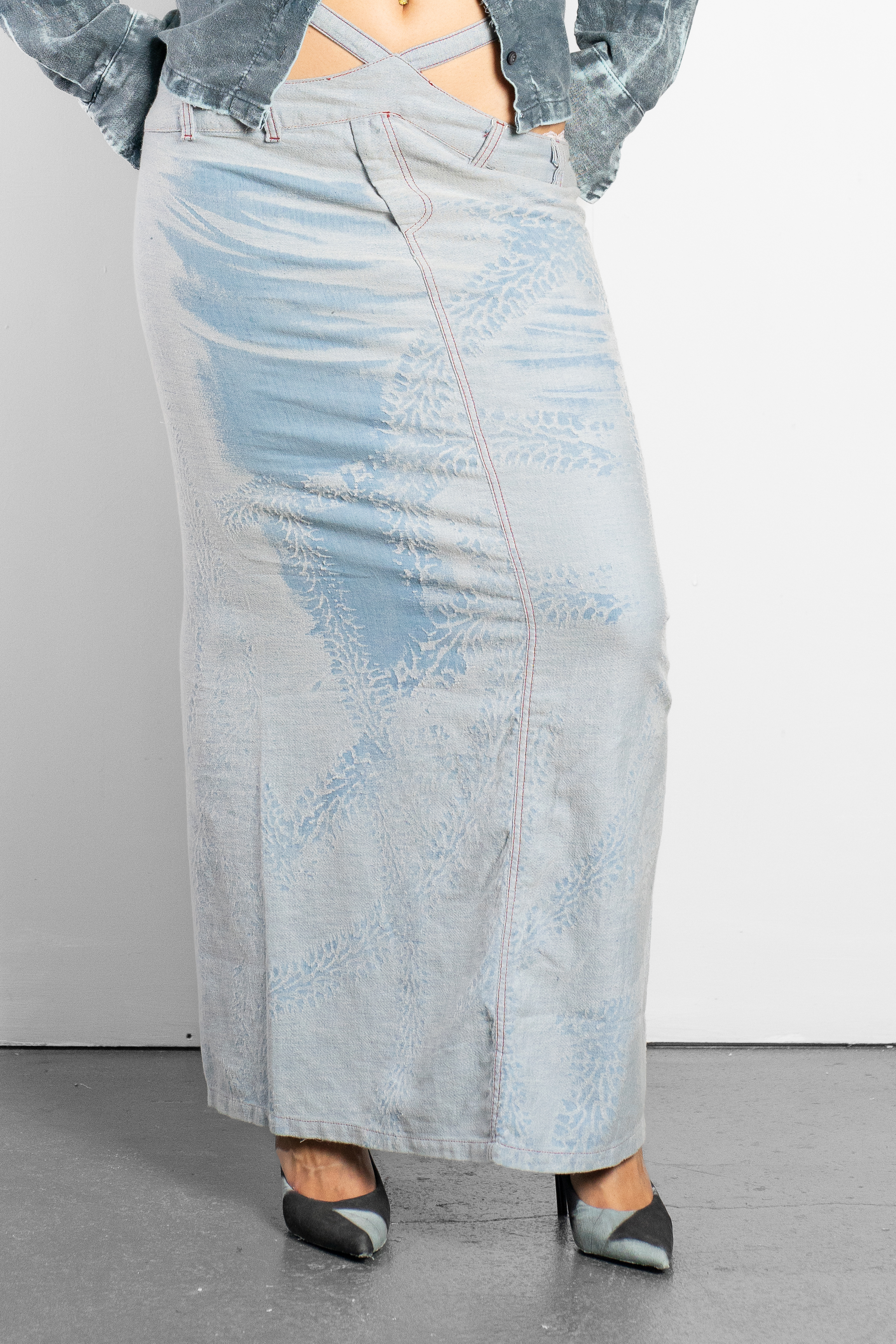 MASHA POPOVA のホルターネック デニム トップス MASHA POPOVA のホルターネック デニム トップス MASHA POPOVA