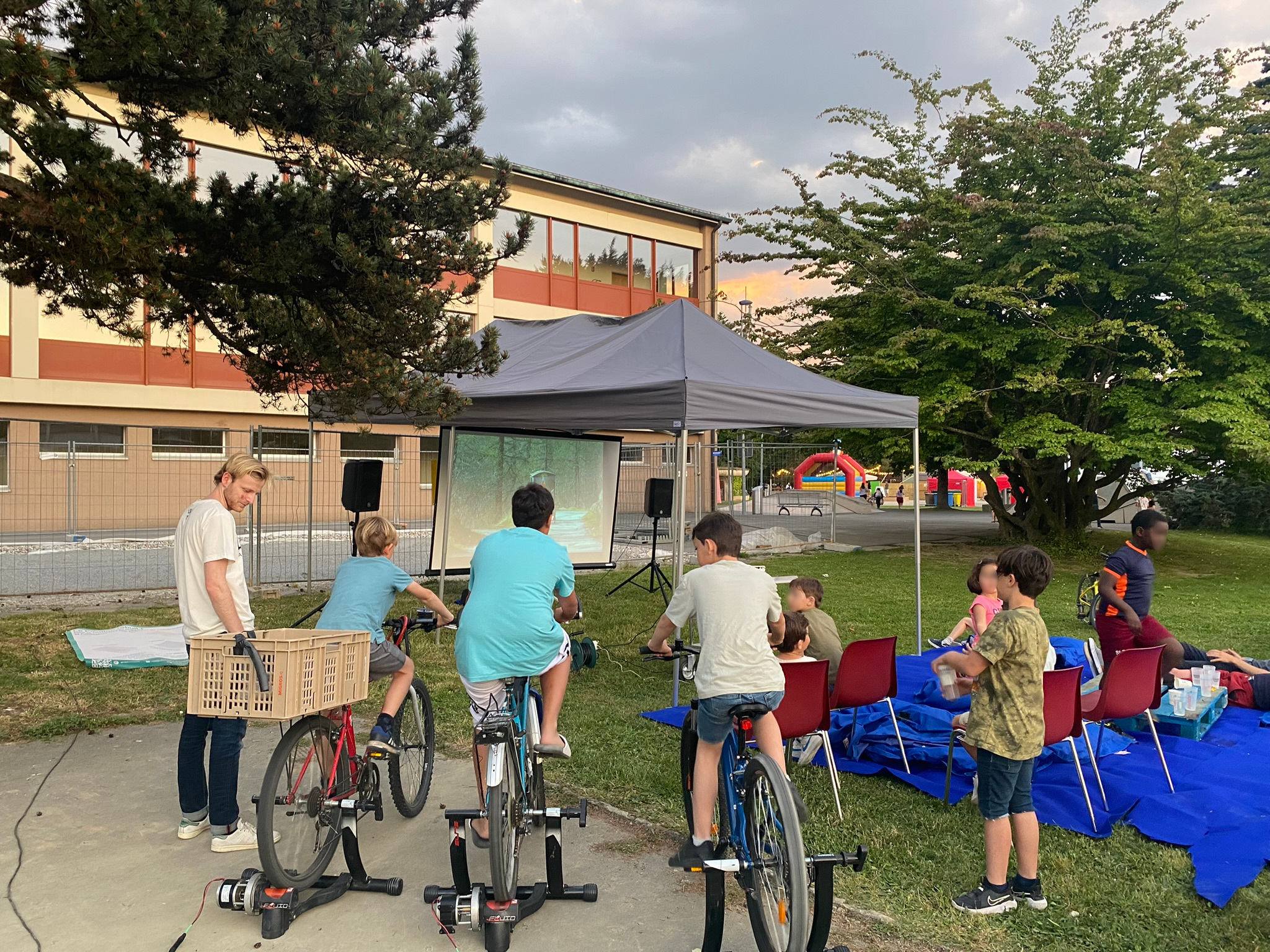 La projection du film s'est faite &agrave; la force des mollets ! (rebuiLT 2023)