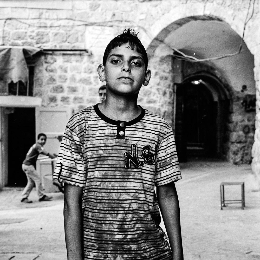 Hebron, juillet 2011. Soumis &agrave; une violence permanente et victimes d'exactions, les enfants d'Hebron souffrent de troubles psychologiques. Beaucoup doivent travailler pour aider leur famille.