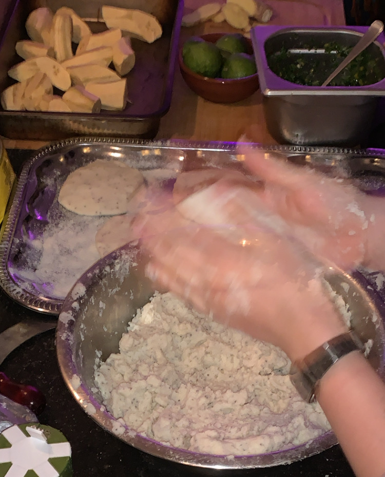 Preparing the arepas