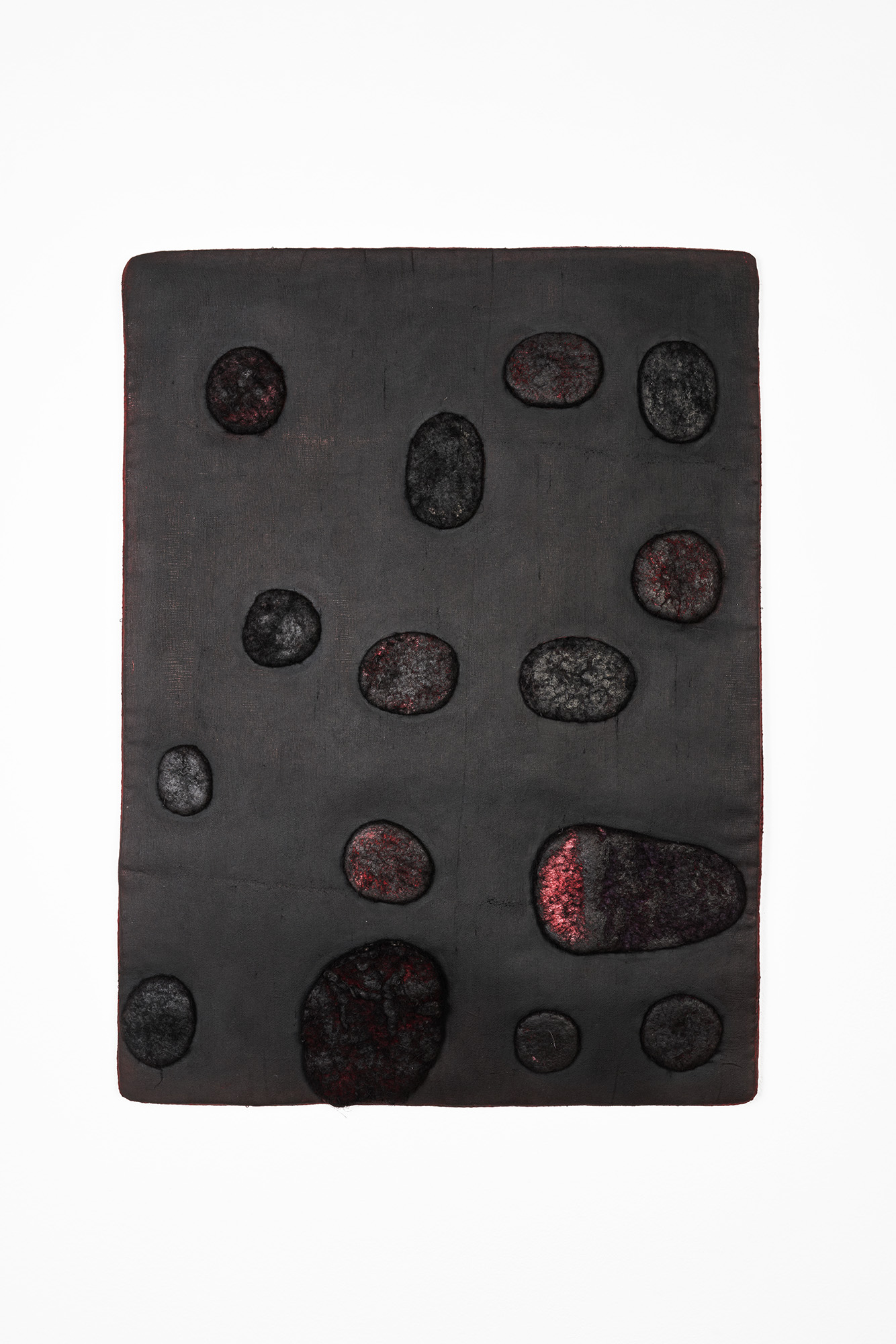  ’Glorious Burst’, 2025. Oil and wax on silk and felt. 46 x 34 cm