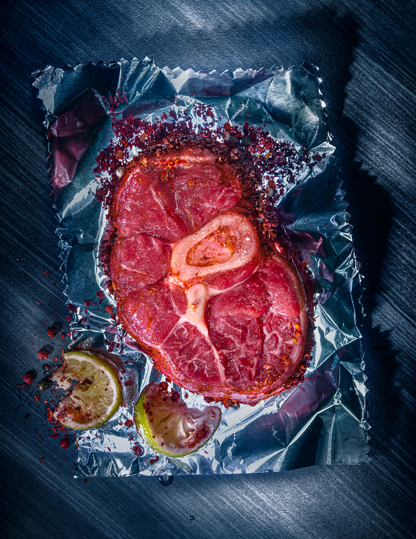 Красивая фотосъемка мяса от фотостудии Дмитрия Жолобова. Фотосъемка еды для рекламы и упаковки.