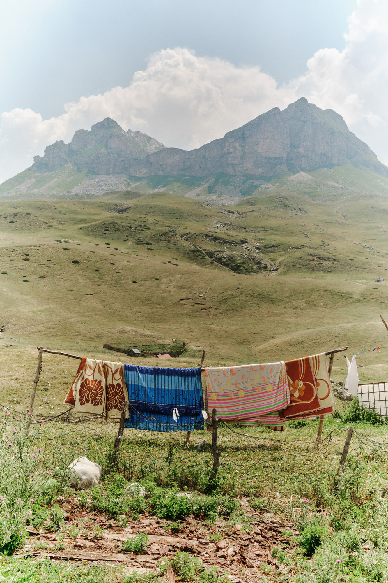 FV_Series_004_IMG_004_Bed_Linen_On_The_Washing_Line