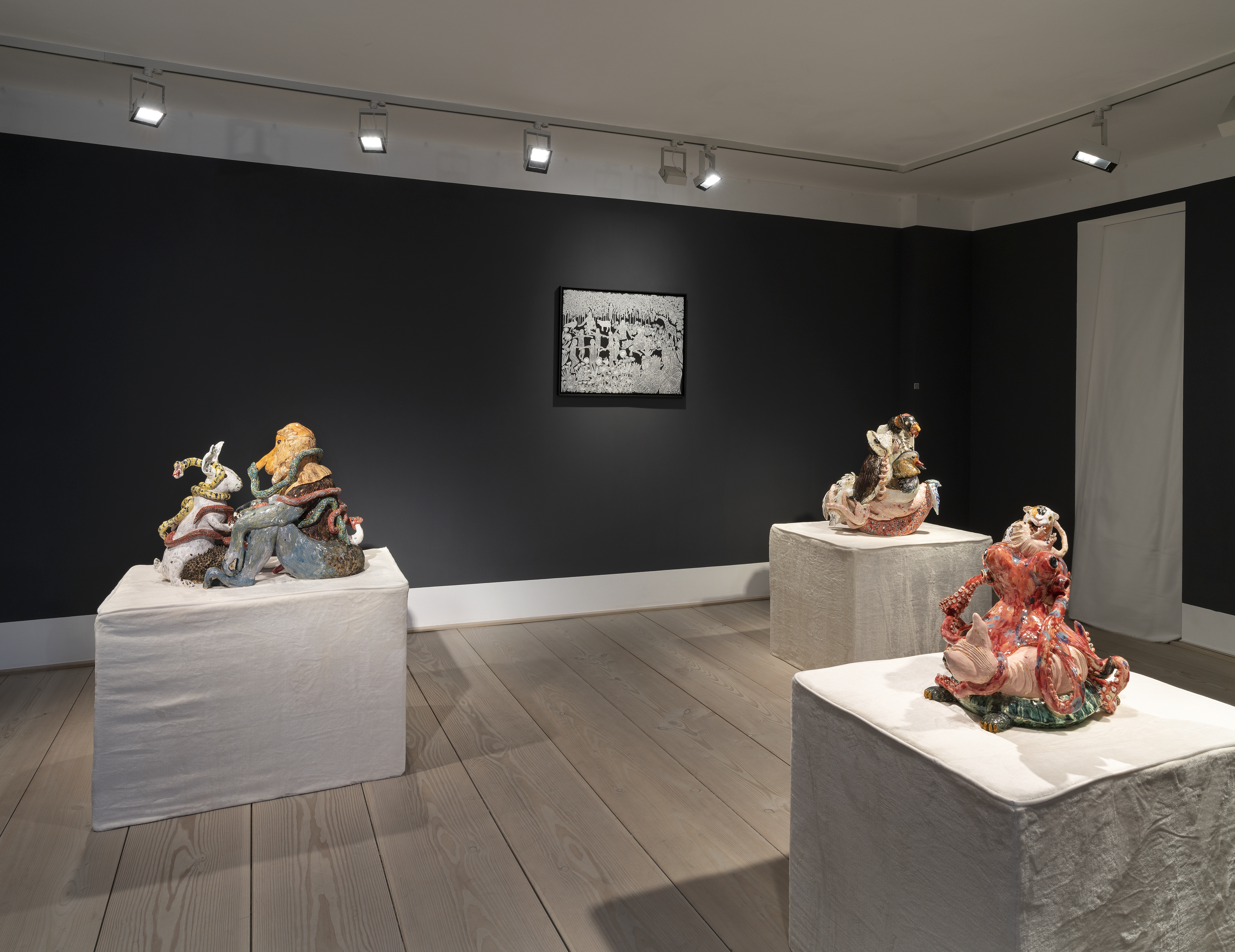 wall: Federico Solmi, Photo: Wolfgang Günzel