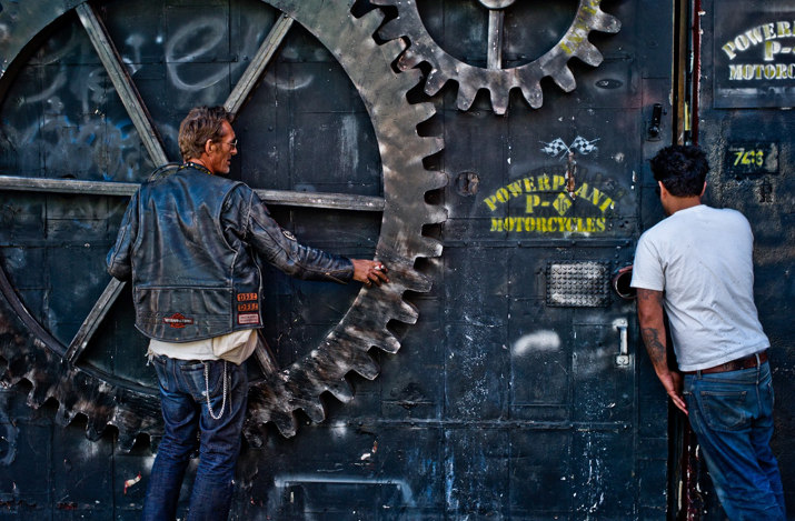 Aufnahme von Rudy Verwey und Janiv Evan beim Abschliessen der Werkstatt.