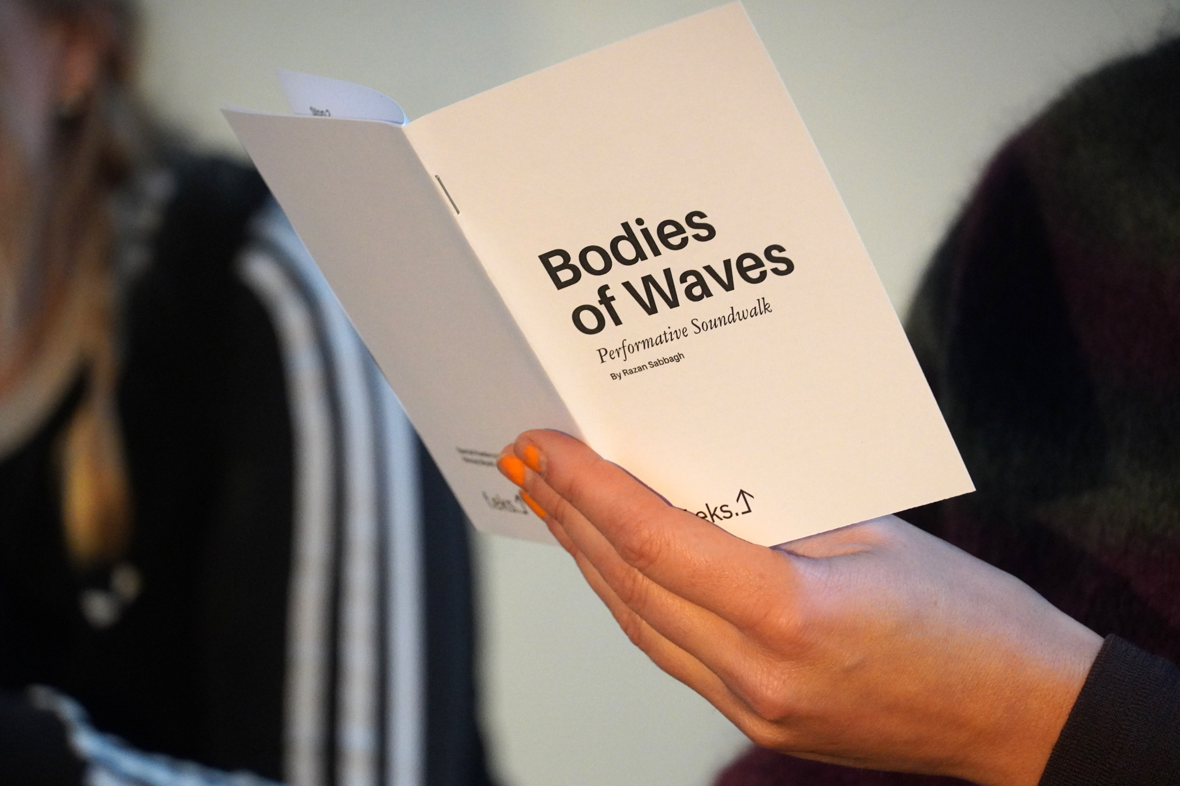 Documentation of group conversation as part of Bodies of Waves by Razan Sabbagh, Huset i Hasserisgade, Aalborg, 2023. (photocredit: Noah Holtegaard)