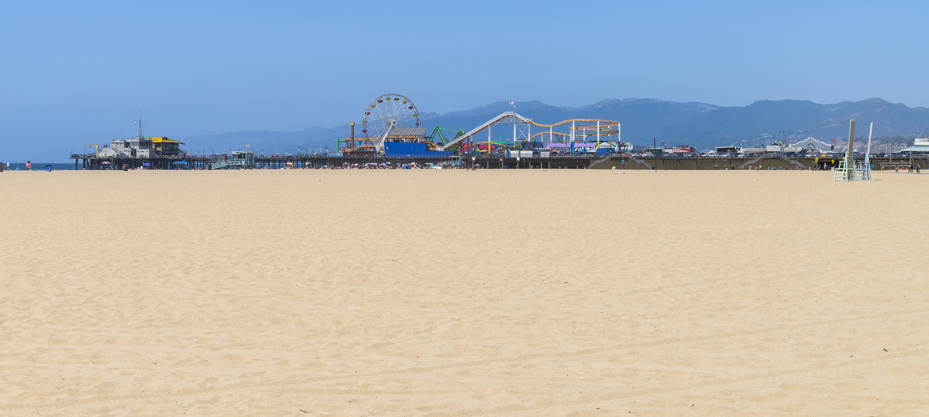 Los Angeles. Plage entre Santa Monica et Venice. Le bout de pier signe l'arrêt de la route 66.