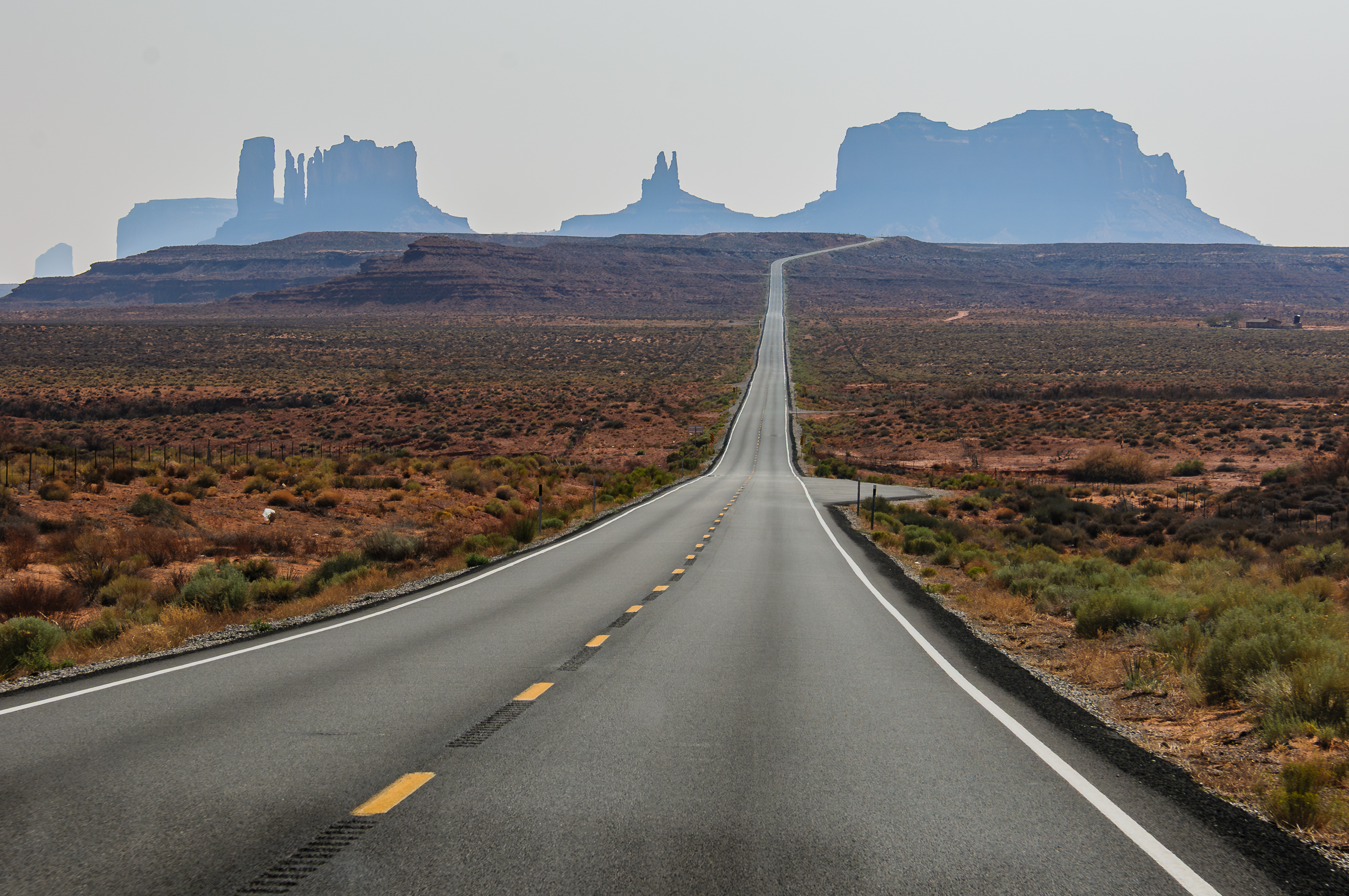 Monument Valley par l'US route 163. Entre l'Arizona et Utah appartenant aux indiens Navajos. Fabuleux site cinématographique.