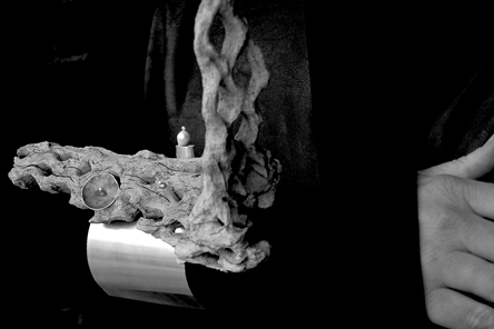 Classification-WeaponOrAdornment007  