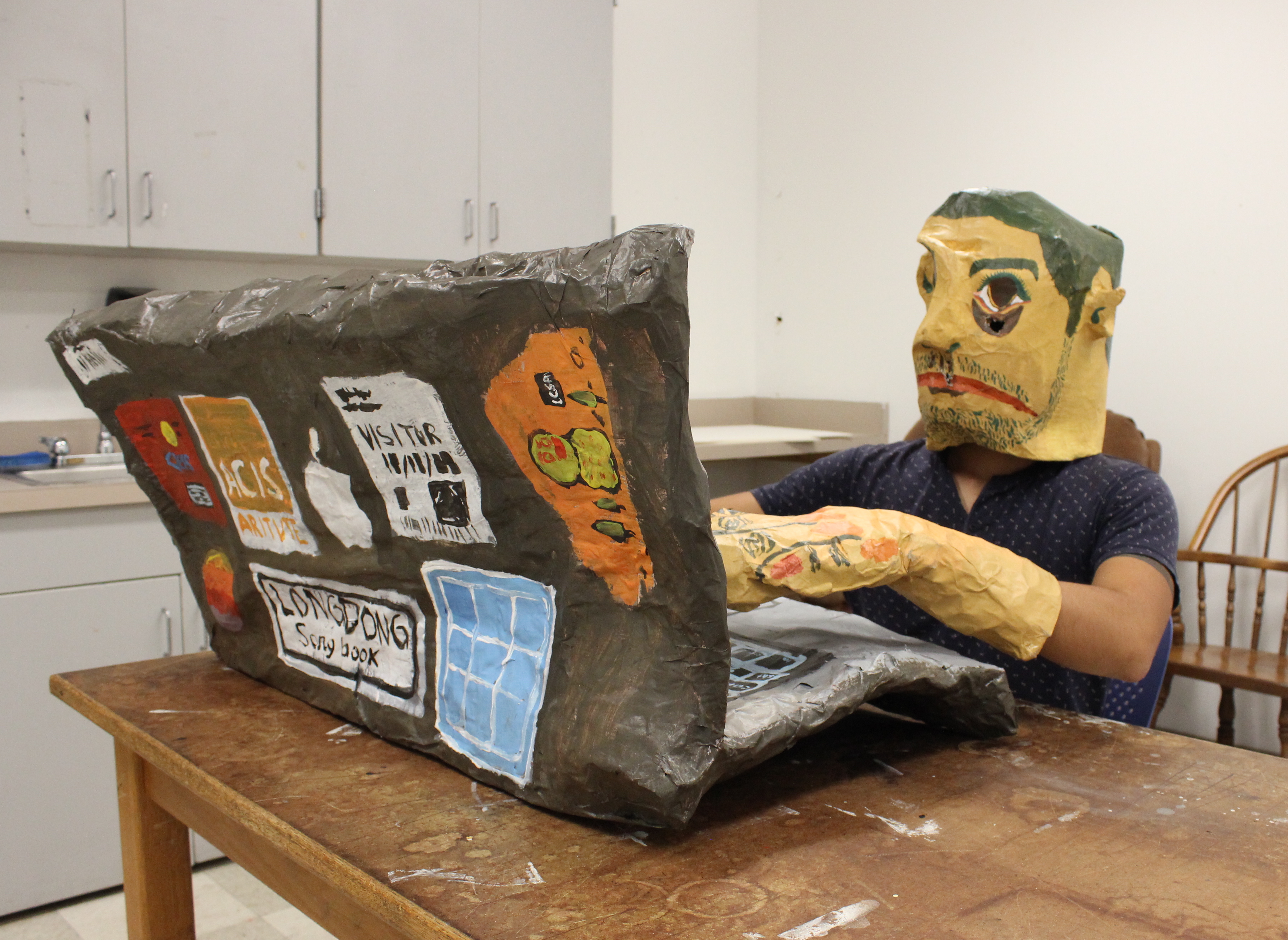 GRIND, 9:41, video, 2021