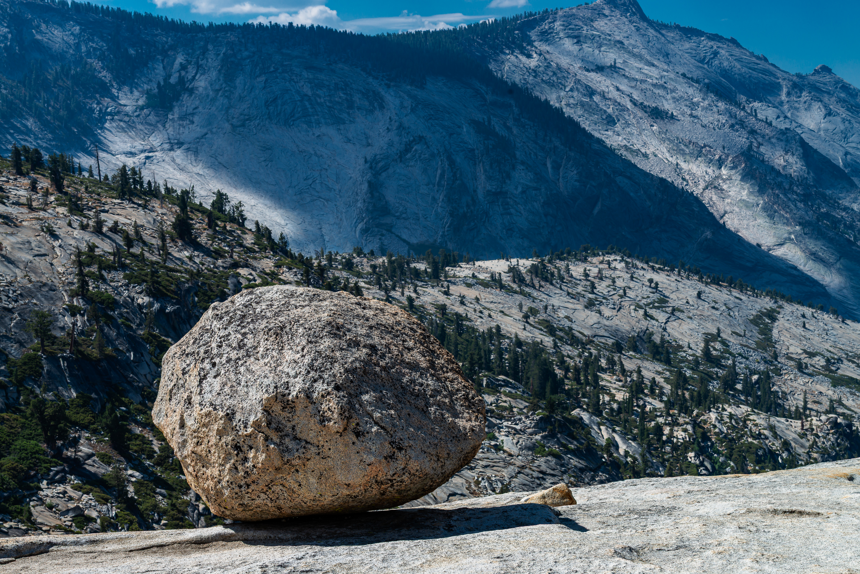 Le parc national de Yosemite, Sierra Nevada, à l'est de l'État de Californie.