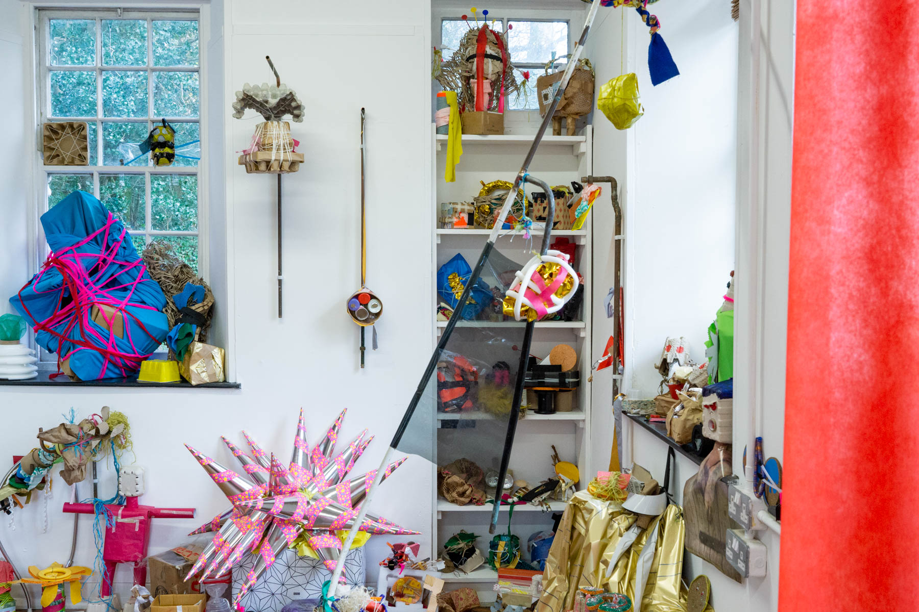 MESKLA rubbish sculpture installation, Krowji, December 2022. Photo credit: Nick Cooney