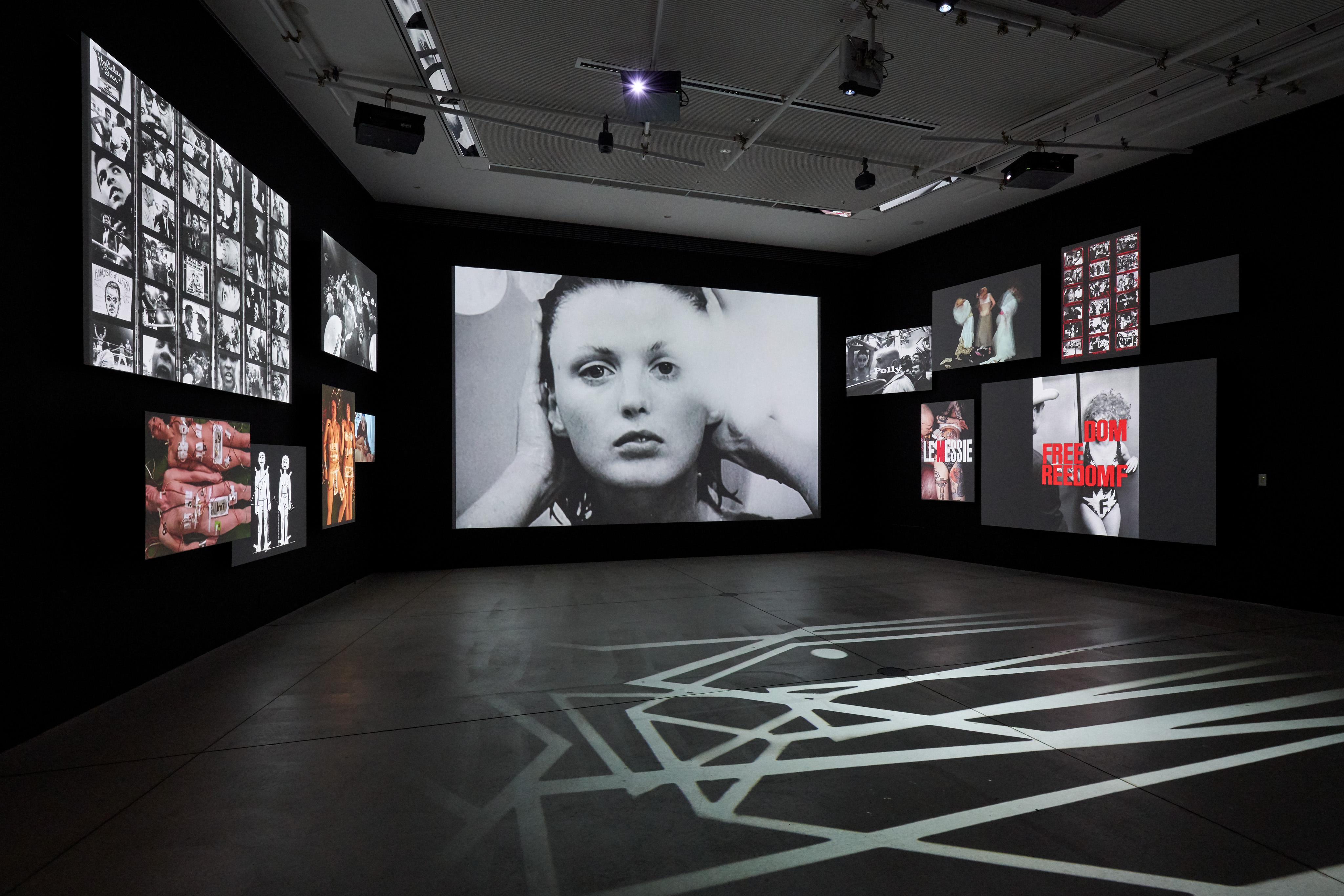 NEW PLANET PHOTO CITY - William Klein and Photographers Living in the 22nd Century - Exhibition (2018 / Photo: Masaya Yoshimura)