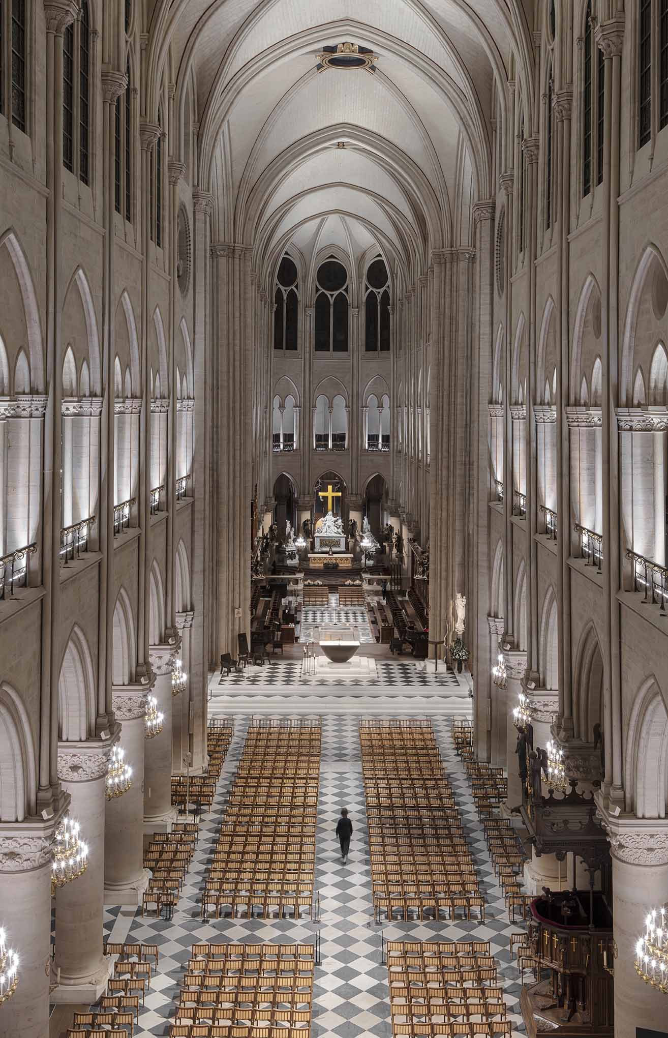 Rafstudio_FelipeRibon_IonnaVautrin_NotreDamedeParis_01