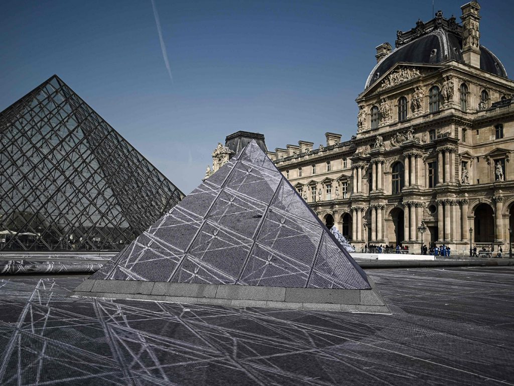 AD Louvre vs. LV Foundation – misfits' architecture